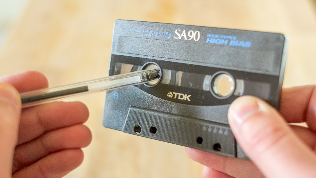 Từ đĩa than, cassette đến các nền tảng stream nhạc: Nhìn lại hành trình thưởng thức âm nhạc của thế hệ 7X, 8X- Ảnh 5. Từ đĩa than, cassette đến các nền tảng stream nhạc: Nhìn lại hành trình thưởng thức âm nhạc của thế hệ 7X, 8X- Ảnh 5.