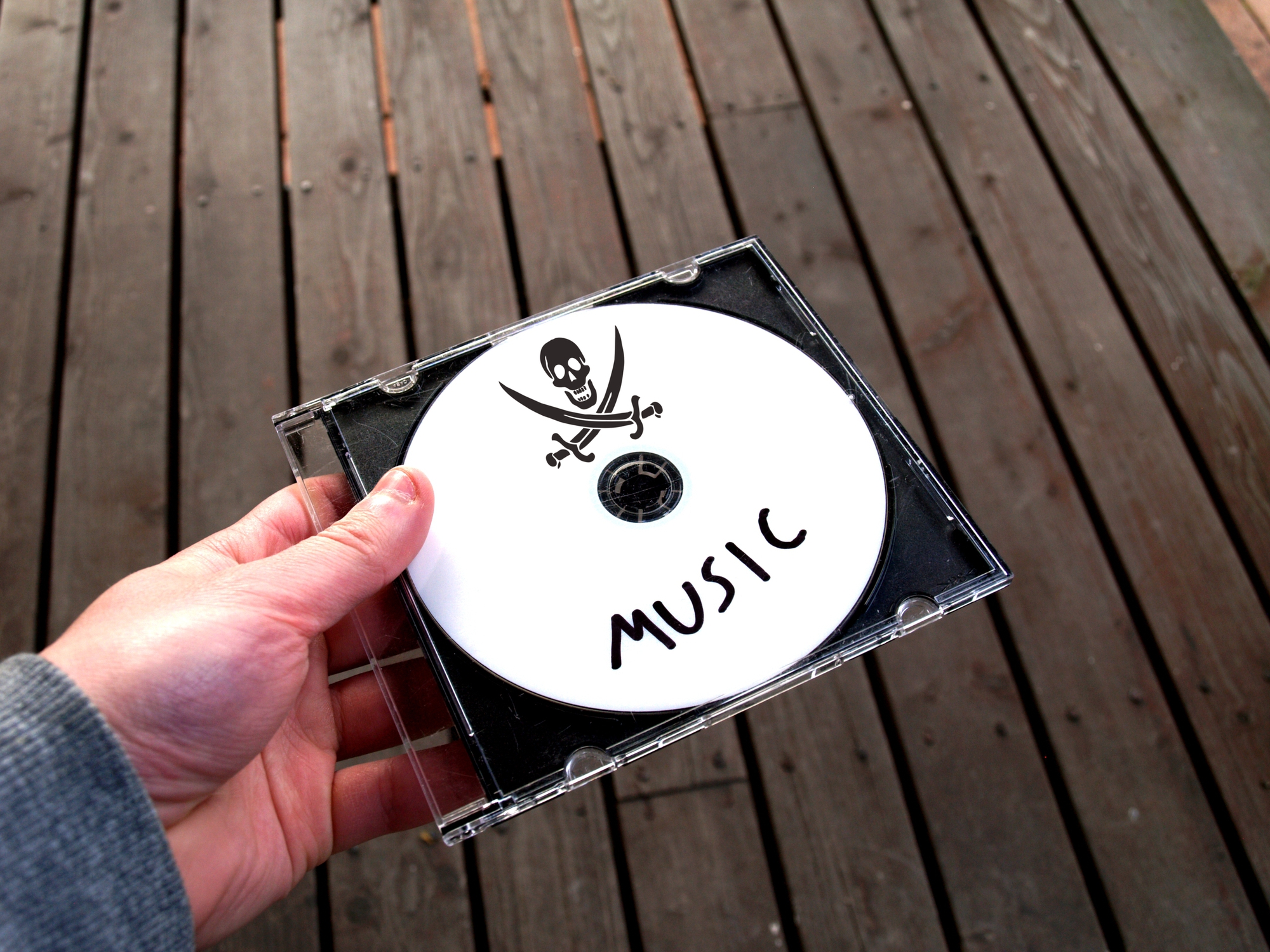 Từ đĩa than, cassette đến các nền tảng stream nhạc: Nhìn lại hành trình thưởng thức âm nhạc của thế hệ 7X, 8X- Ảnh 9. Từ đĩa than, cassette đến các nền tảng stream nhạc: Nhìn lại hành trình thưởng thức âm nhạc của thế hệ 7X, 8X- Ảnh 9.