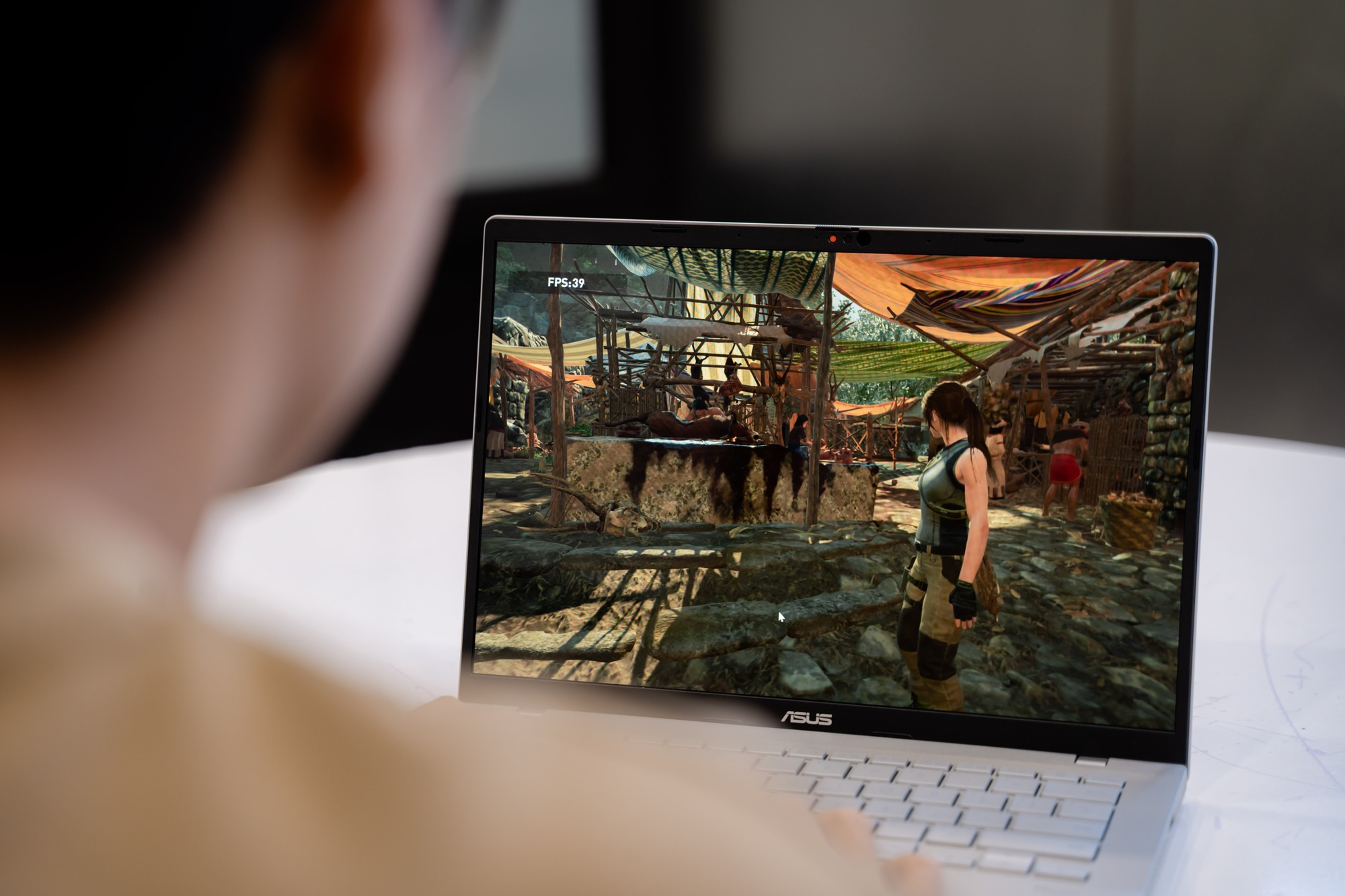 Lần đầu tiên có dòng laptop tại Việt Nam đủ cả chip Intel, AMD lẫn Snapdragon: Bản Snapdragon pin tận 32 giờ, chạy được model AI offline- Ảnh 7. Lần đầu tiên có dòng laptop tại Việt Nam đủ cả chip Intel, AMD lẫn Snapdragon: Bản Snapdragon pin tận 32 giờ, chạy được model AI offline- Ảnh 7.