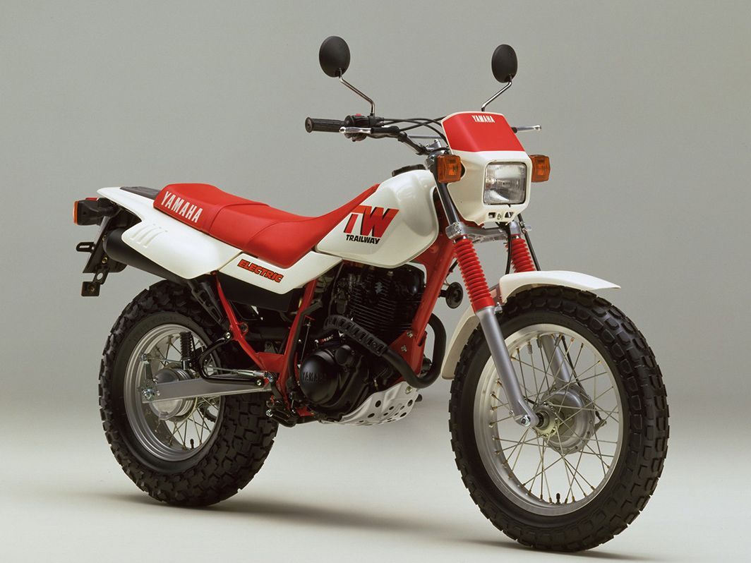 Đây là mẫu xe máy 38 năm không thay đổi nhưng không bao giờ lỗi mốt của nhà Yamaha!- Ảnh 2. Đây là mẫu xe máy 38 năm không thay đổi nhưng không bao giờ lỗi mốt của nhà Yamaha!- Ảnh 2.