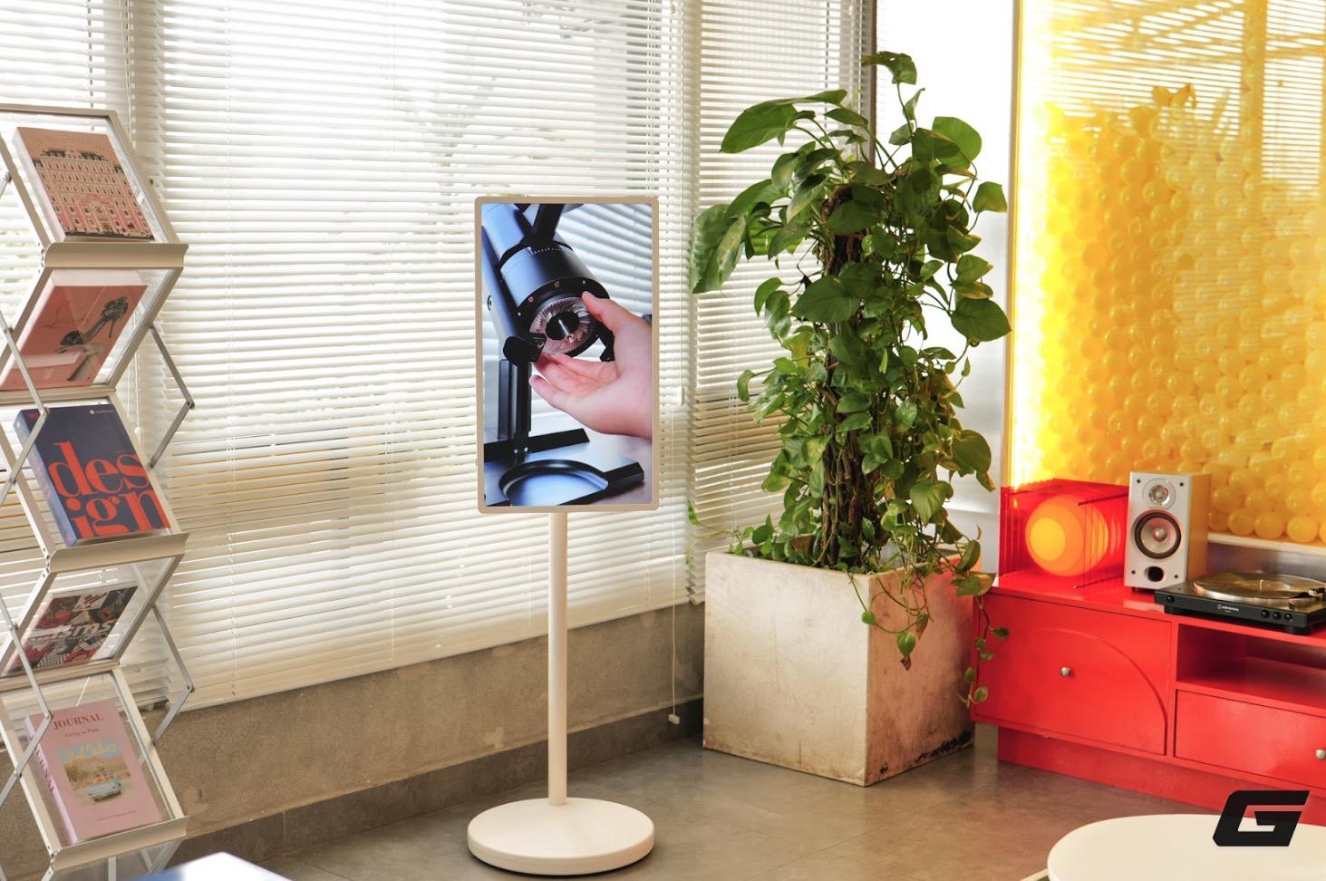 Trải nghiệm LG StanbyME 2: TV “biết đi” đã qua, giờ là thời của TV "lẽo đẽo theo bạn”- Ảnh 1. Trải nghiệm LG StanbyME 2: TV “biết đi” đã qua, giờ là thời của TV "lẽo đẽo theo bạn”- Ảnh 1.
