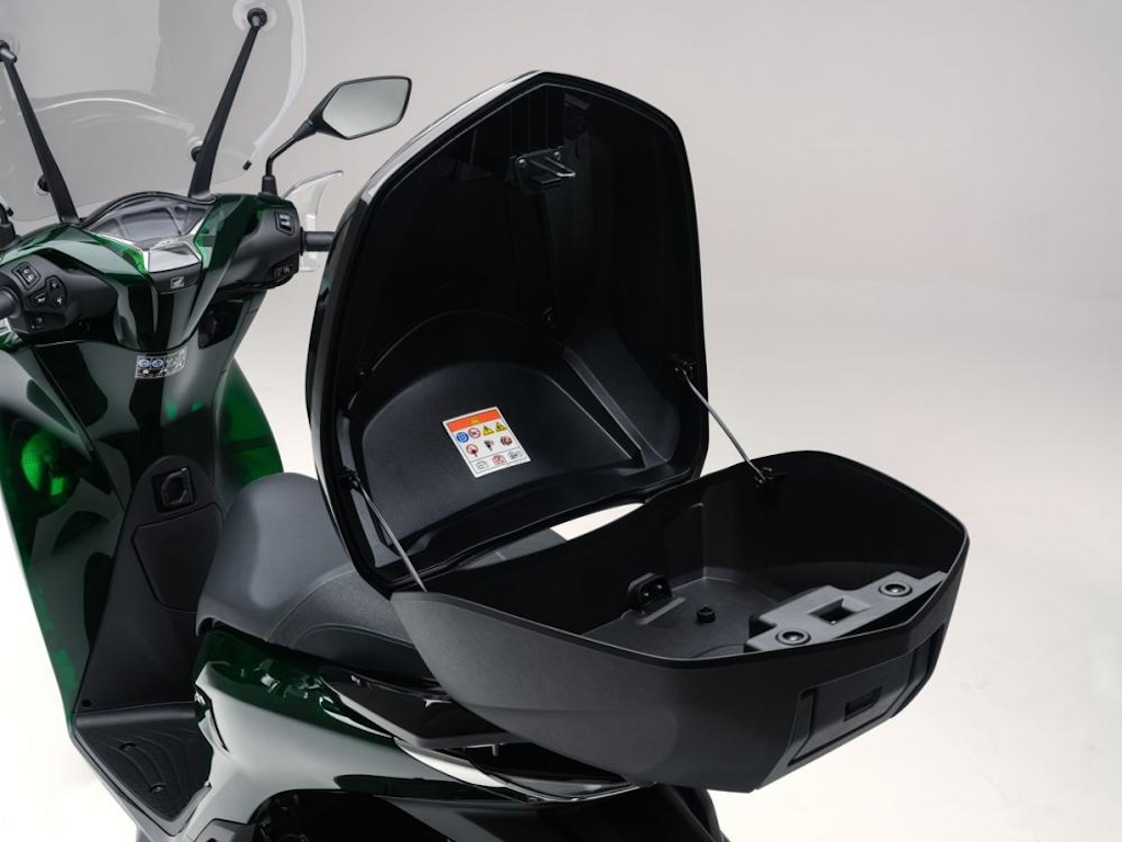 Một mẫu xe tay ga Honda được ưu đãi khủng dịp Quốc khánh: Người mua được tặng kèm xe máy điện- Ảnh 8. Một mẫu xe tay ga Honda được ưu đãi khủng dịp Quốc khánh: Người mua được tặng kèm xe máy điện- Ảnh 8.