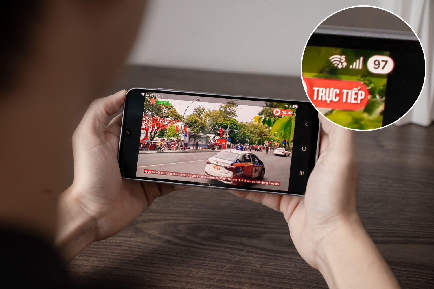Một chiếc smartphone có thể giúp người dân ở bên ngoài Hà Nội đón A80 như thế nào?- Ảnh 3. Một chiếc smartphone có thể giúp người dân ở bên ngoài Hà Nội đón A80 như thế nào?- Ảnh 3.