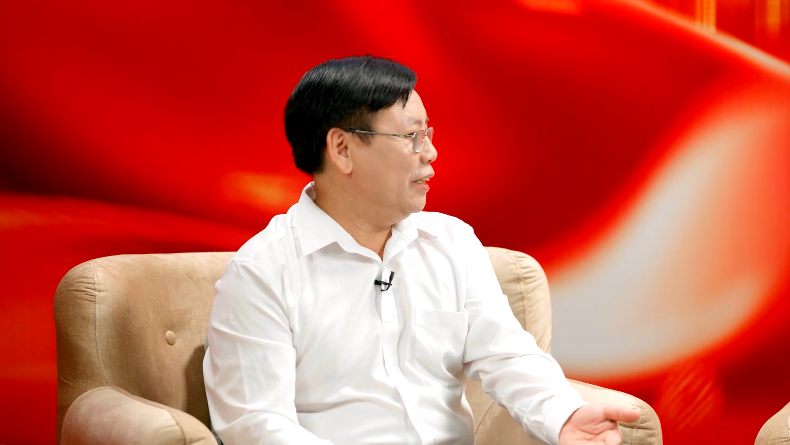 Từ bát bánh đa cua đến VNeID: Xem Pew Pew và Duy Thẩm chỉ cách "Kiến tạo Đất nước" từ các nội dung giản đơn nhất- Ảnh 4.