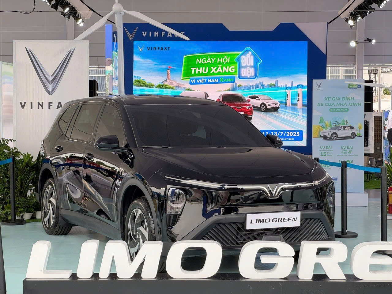 VinFast Limo Green chốt giao xe ngày mai: 'Bom tấn' phân khúc MPV cỡ trung, đe dọa vị thế Xpander, XL7, Veloz Cross- Ảnh 3.