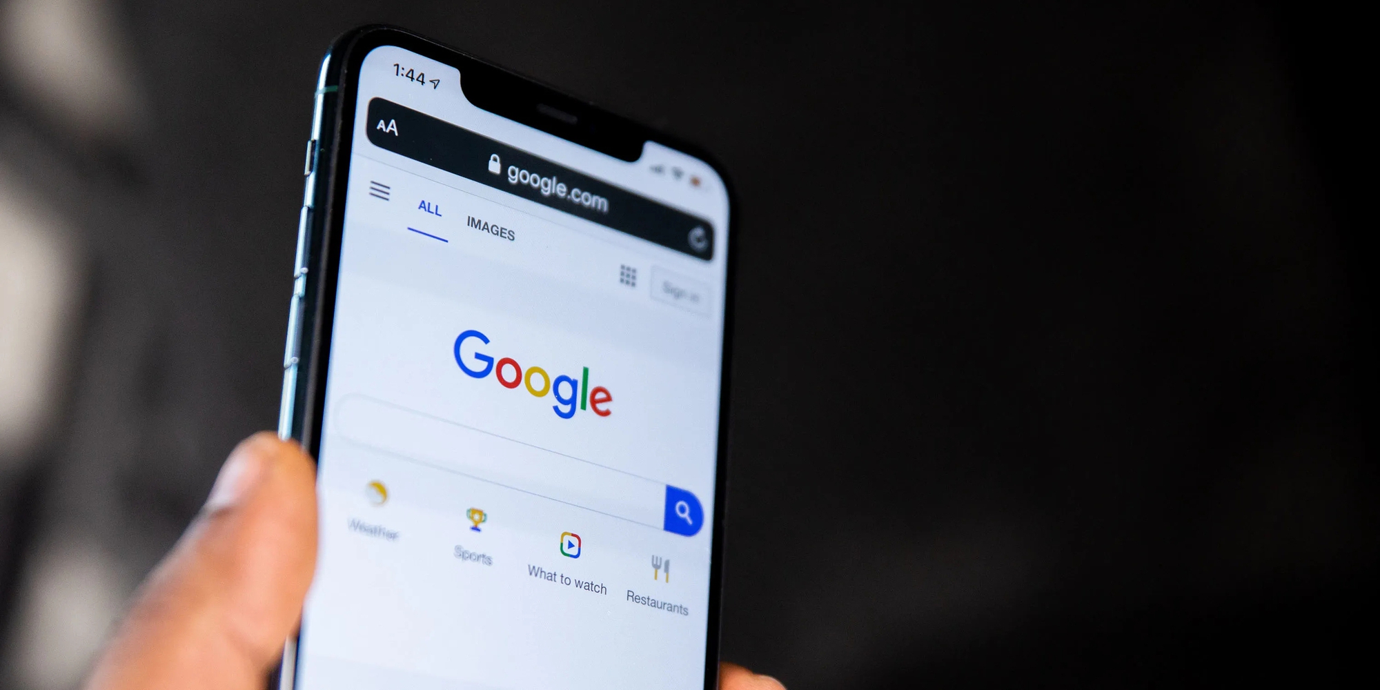 Ván cược 20 tỷ USD/năm: Vì sao Google chi tiền 'khủng' để bám lấy Apple?- Ảnh 1. Ván cược 20 tỷ USD/năm: Vì sao Google chi tiền 'khủng' để bám lấy Apple?- Ảnh 1.