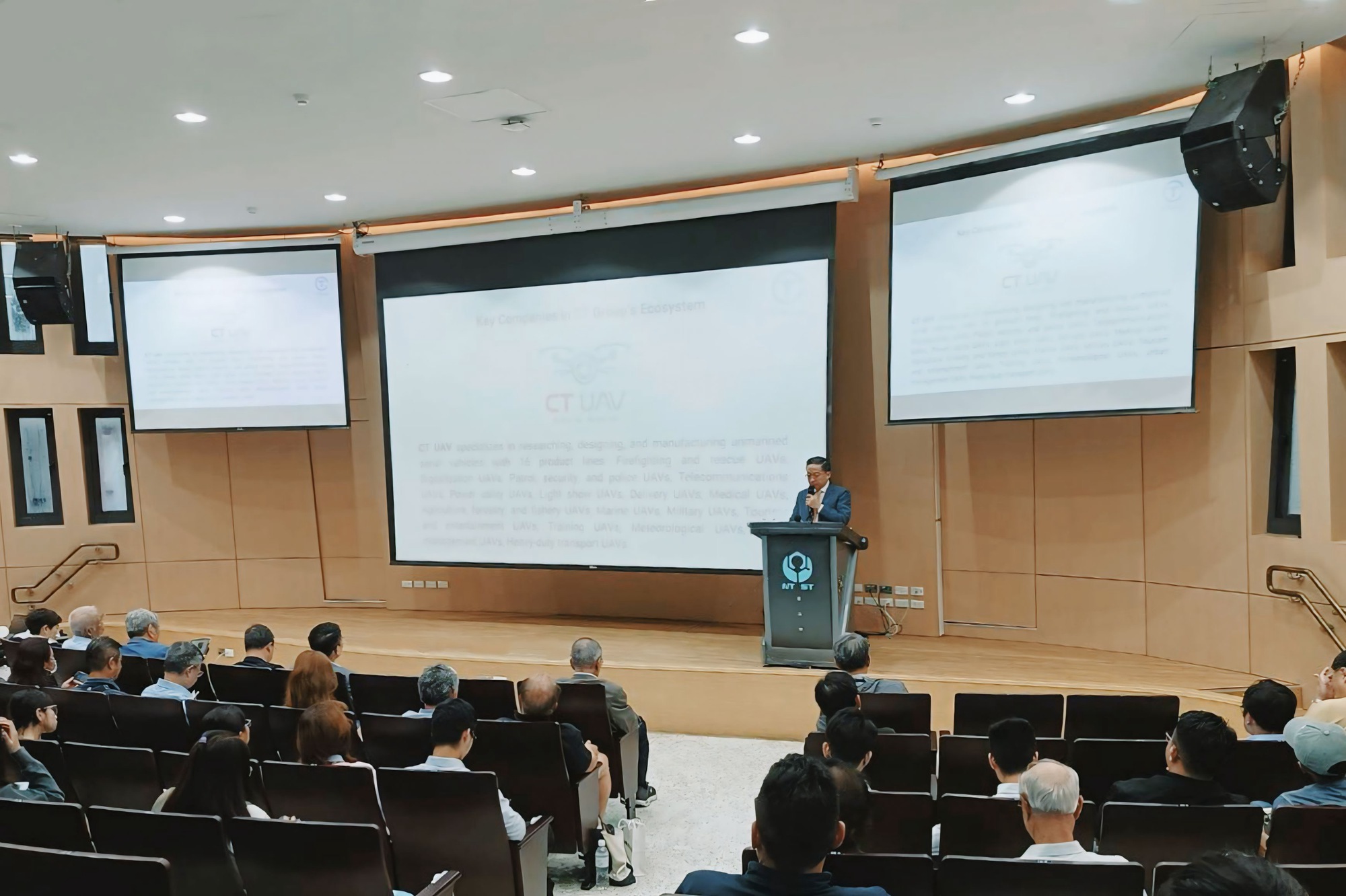 Chủ tịch CT Group Kêu gọi nhân tài đất Việt về nước cống hiến- Ảnh 1. Chủ tịch CT Group Kêu gọi nhân tài đất Việt về nước cống hiến- Ảnh 1.