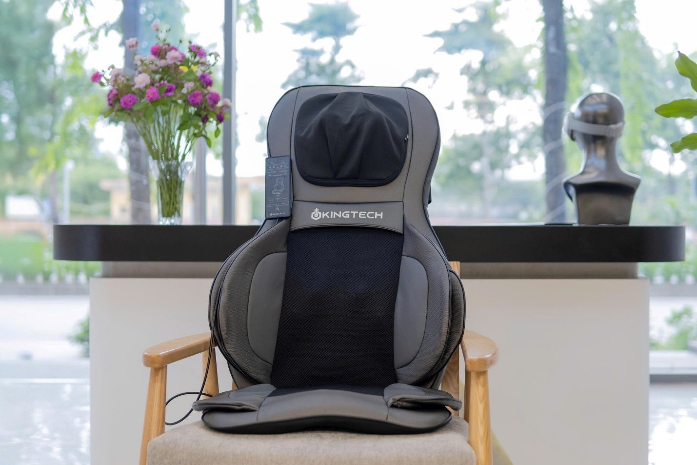 Đệm massage lưng cổ KINGTECH KC-700: Trải nghiệm thư giãn chuẩn spa ngay tại nhà- Ảnh 1.