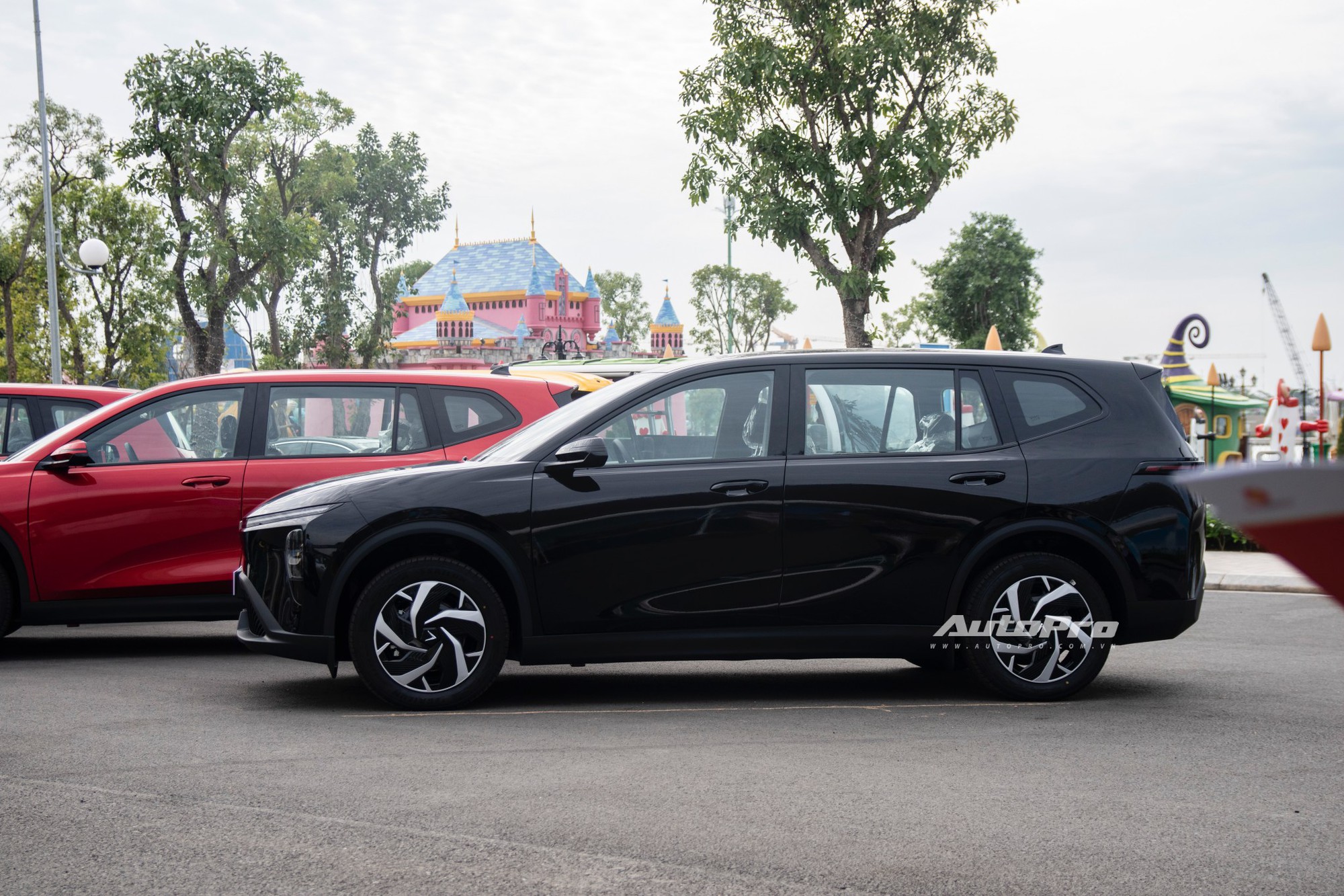 Kèo xe điện dịch vụ căng nhất lúc này: VinFast Limo Green vs BYD M6, bảng này giúp bạn chốt đơn dễ dàng hơn- Ảnh 16. Kèo xe điện dịch vụ căng nhất lúc này: VinFast Limo Green vs BYD M6, bảng này giúp bạn chốt đơn dễ dàng hơn- Ảnh 16.