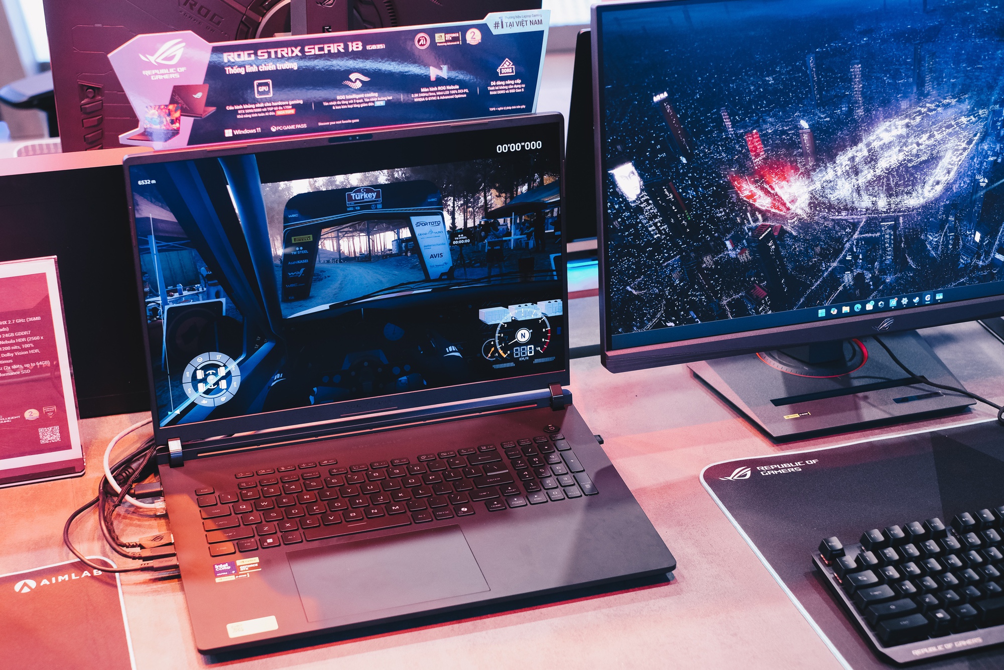 Mở cửa hàng riêng nhưng nói "không cạnh tranh với các nhà bán lẻ", ASUS đang toan tính điều gì?- Ảnh 3. Mở cửa hàng riêng nhưng nói "không cạnh tranh với các nhà bán lẻ", ASUS đang toan tính điều gì?- Ảnh 3.