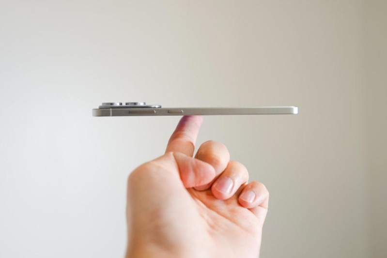 Galaxy S26 Edge Sẽ Khắc Phục Điểm Yếu Lớn Nhất Của Dòng Điện Thoại Siêu Mỏng- Ảnh 1. Galaxy S26 Edge Sẽ Khắc Phục Điểm Yếu Lớn Nhất Của Dòng Điện Thoại Siêu Mỏng- Ảnh 1.