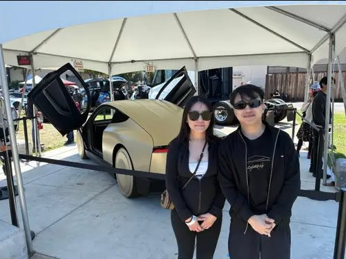 Bên trong ‘giáo phái’ Tesla: Một ngày đột nhập câu lạc bộ tín đồ của Elon Musk- Ảnh 5. Bên trong ‘giáo phái’ Tesla: Một ngày đột nhập câu lạc bộ tín đồ của Elon Musk- Ảnh 5.