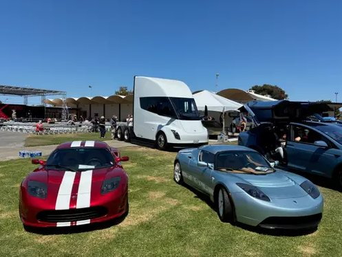 Bên trong ‘giáo phái’ Tesla: Một ngày đột nhập câu lạc bộ tín đồ của Elon Musk- Ảnh 7. Bên trong ‘giáo phái’ Tesla: Một ngày đột nhập câu lạc bộ tín đồ của Elon Musk- Ảnh 7.