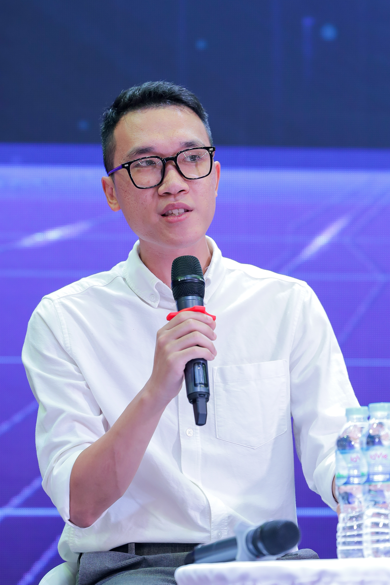 Reviewer Vinh Xô trước thềm họp báo Better Choice Awards: khi ai cũng có thể làm "chuyên gia" nhờ AI, giám khảo lại càng quan trọng- Ảnh 3. Reviewer Vinh Xô trước thềm họp báo Better Choice Awards: khi ai cũng có thể làm "chuyên gia" nhờ AI, giám khảo lại càng quan trọng- Ảnh 3.