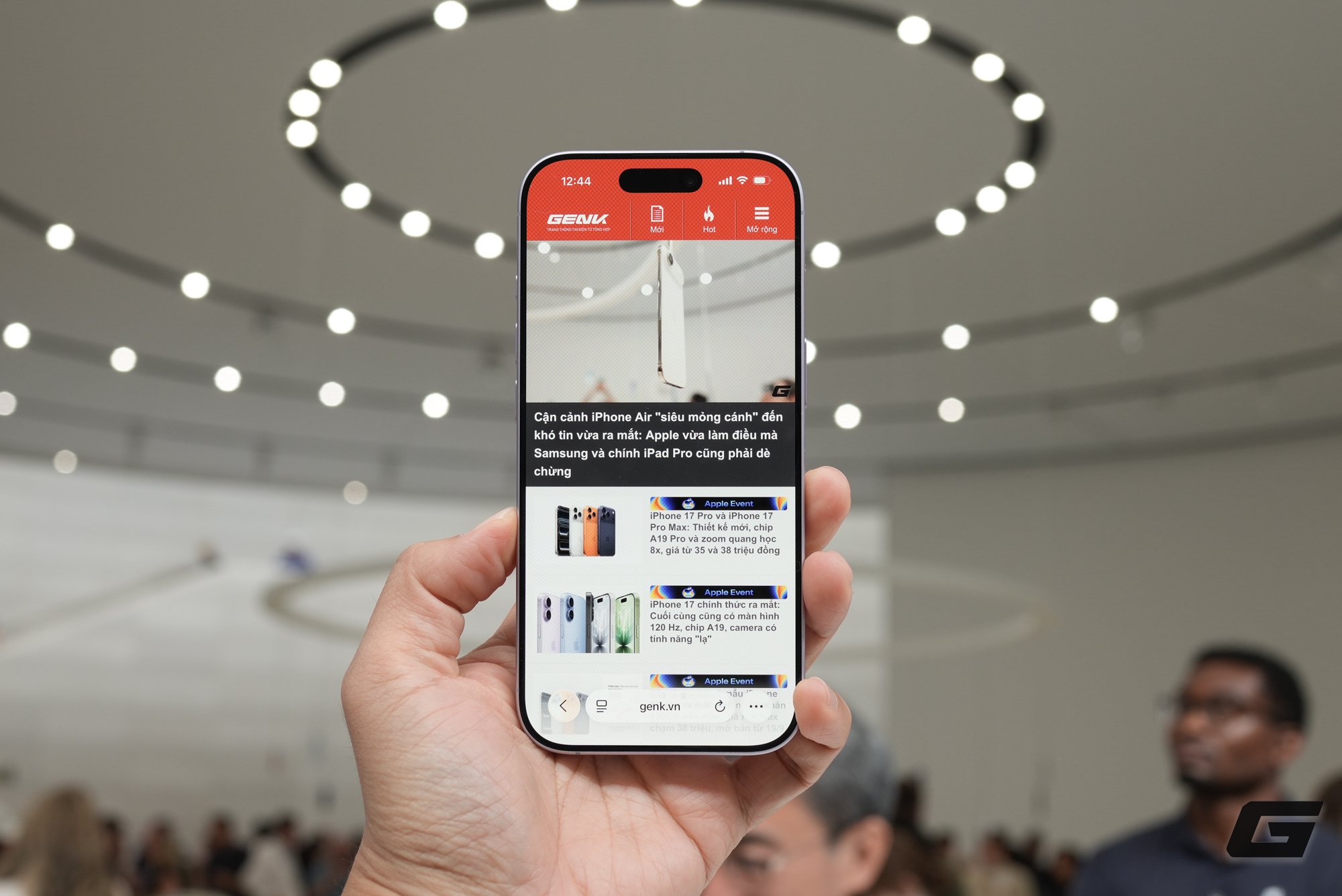 Trên tay iPhone 17 "cuối cùng cũng có 120Hz": Apple đã làm đúng điều người dùng mong đợi từ lâu- Ảnh 2. Trên tay iPhone 17 "cuối cùng cũng có 120Hz": Apple đã làm đúng điều người dùng mong đợi từ lâu- Ảnh 2.
