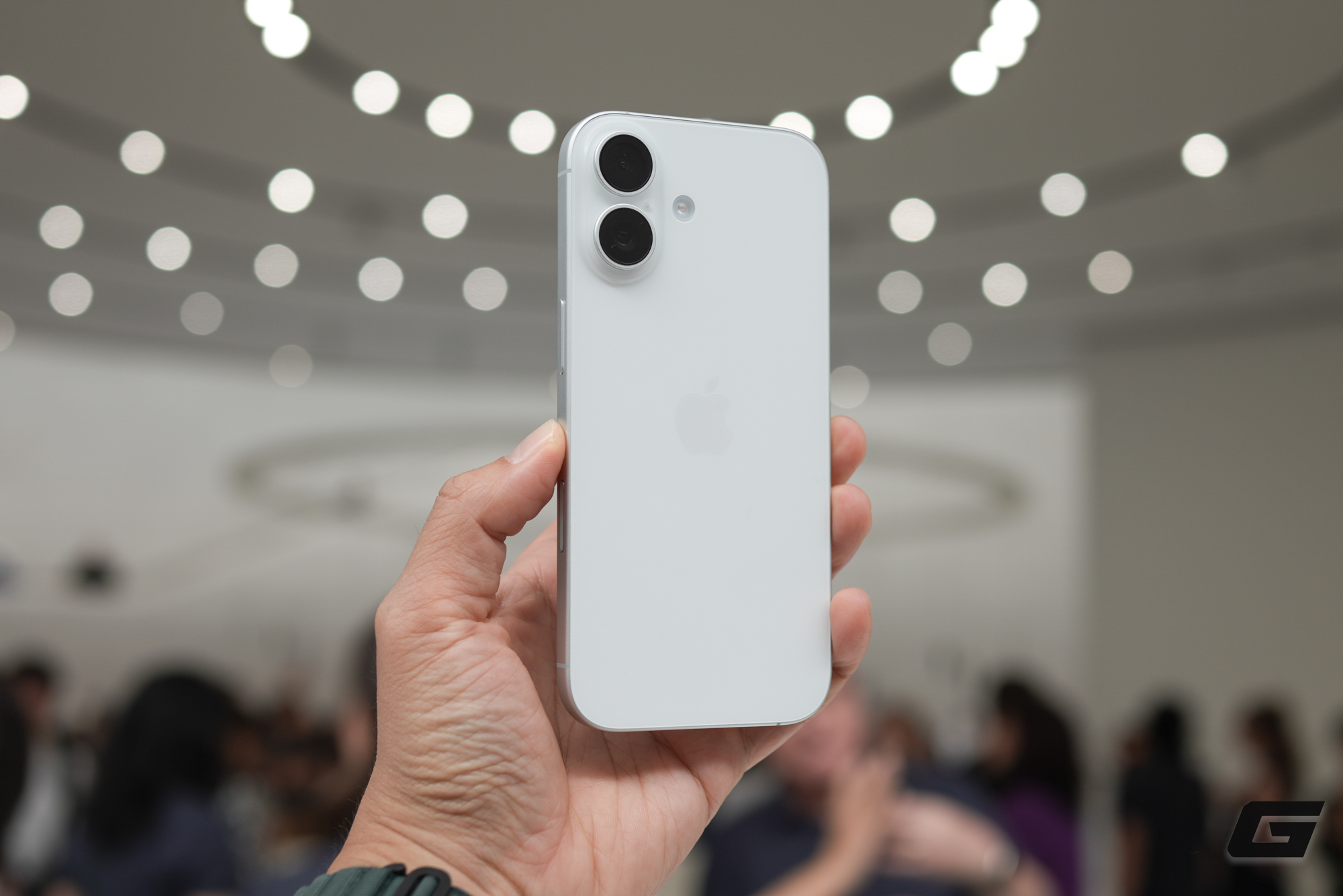 Trên tay iPhone 17 "cuối cùng cũng có 120Hz": Apple đã làm đúng điều người dùng mong đợi từ lâu- Ảnh 1. Trên tay iPhone 17 "cuối cùng cũng có 120Hz": Apple đã làm đúng điều người dùng mong đợi từ lâu- Ảnh 1.