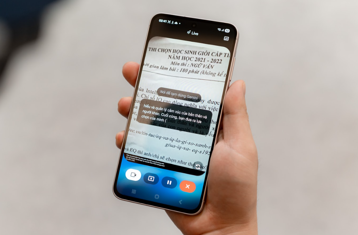 Chuẩn bị cho mùa lễ hội cuối năm, một chiếc smartphone có AI xứng đáng nằm trong danh sách nên mua- Ảnh 2.