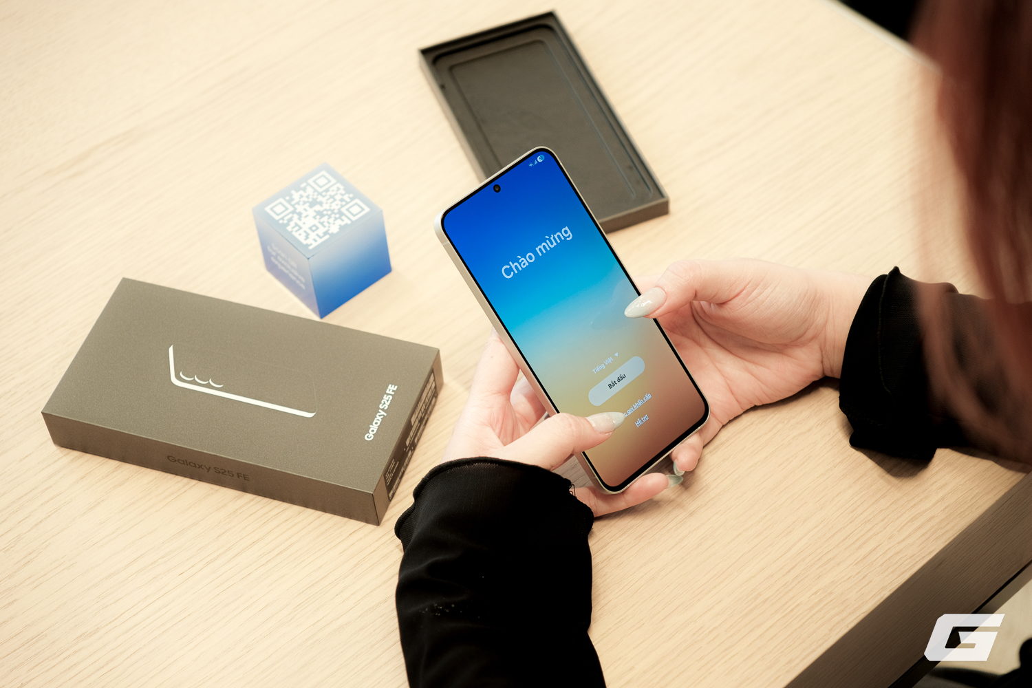 Không khí ngày mở bán Galaxy S25 FE tại Việt Nam: Người dùng trẻ háo hức trải nghiệm công nghệ mới với mức giá vừa tầm- Ảnh 7.