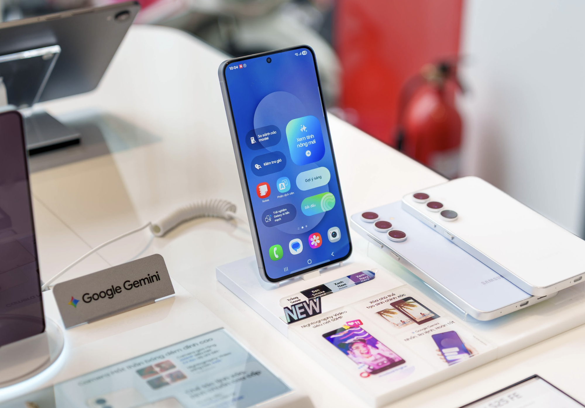 Không khí ngày mở bán Galaxy S25 FE tại Việt Nam: Người dùng trẻ háo hức trải nghiệm công nghệ mới với mức giá vừa tầm- Ảnh 15.