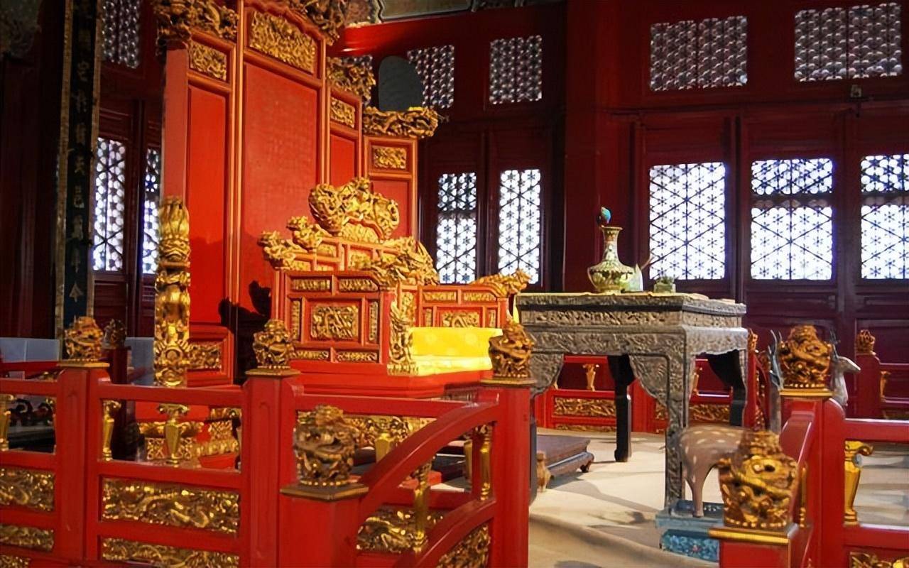 Chiếc ghế khó hiểu nhất trong Tử Cấm Thành, không ai dám ngồi lên, ngay cả các nhà khảo cổ học cũng không thể giải thích được- Ảnh 1.