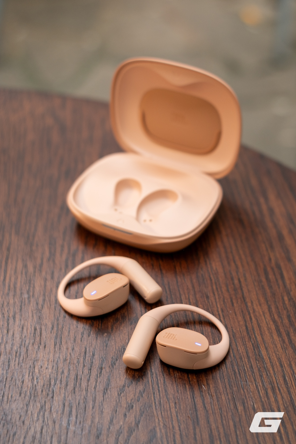 Trải nghiệm JBL Sense Lite: Thiết kế Open-ear, pin bền, đeo thoải mái, hội chạy bộ chắc sẽ rất mê- Ảnh 4. Trải nghiệm JBL Sense Lite: Thiết kế Open-ear, pin bền, đeo thoải mái, hội chạy bộ chắc sẽ rất mê- Ảnh 4.