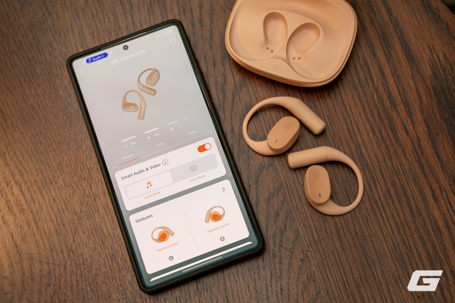 Trải nghiệm JBL Sense Lite: Thiết kế Open-ear, pin bền, đeo thoải mái, hội chạy bộ chắc sẽ rất mê- Ảnh 5. Trải nghiệm JBL Sense Lite: Thiết kế Open-ear, pin bền, đeo thoải mái, hội chạy bộ chắc sẽ rất mê- Ảnh 5.