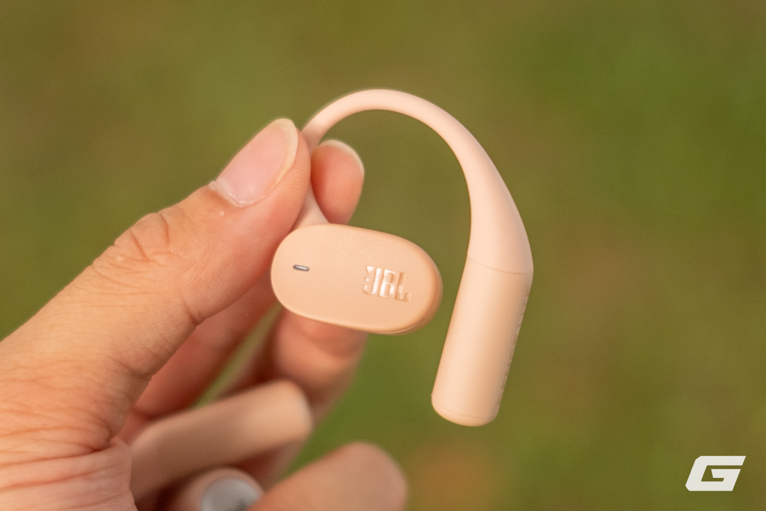 Trải nghiệm JBL Sense Lite: Thiết kế Open-ear, pin bền, đeo thoải mái, hội chạy bộ chắc sẽ rất mê- Ảnh 3. Trải nghiệm JBL Sense Lite: Thiết kế Open-ear, pin bền, đeo thoải mái, hội chạy bộ chắc sẽ rất mê- Ảnh 3.