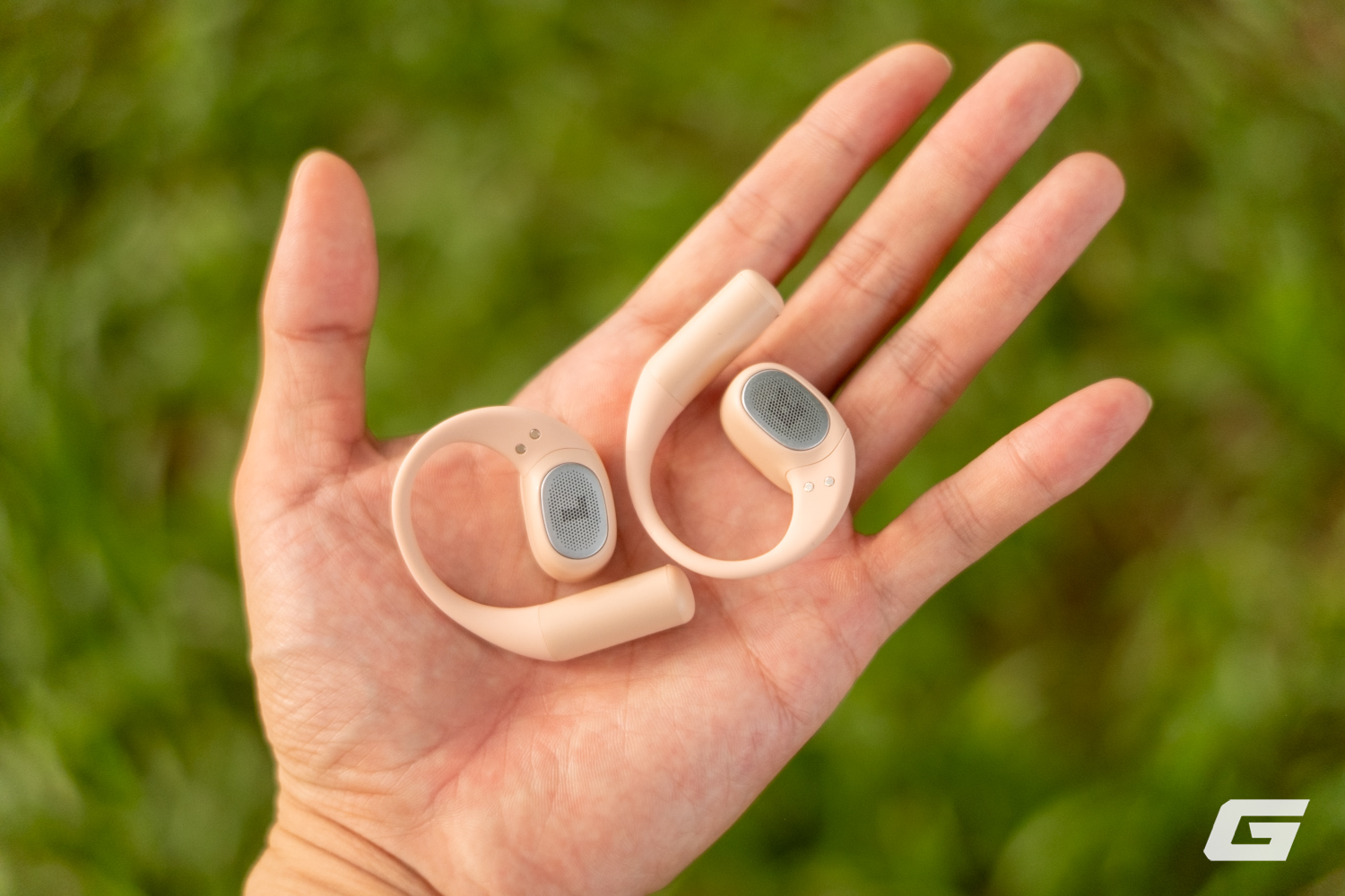 Trải nghiệm JBL Sense Lite: Thiết kế Open-ear, pin bền, đeo thoải mái, hội chạy bộ chắc sẽ rất mê- Ảnh 2. Trải nghiệm JBL Sense Lite: Thiết kế Open-ear, pin bền, đeo thoải mái, hội chạy bộ chắc sẽ rất mê- Ảnh 2.