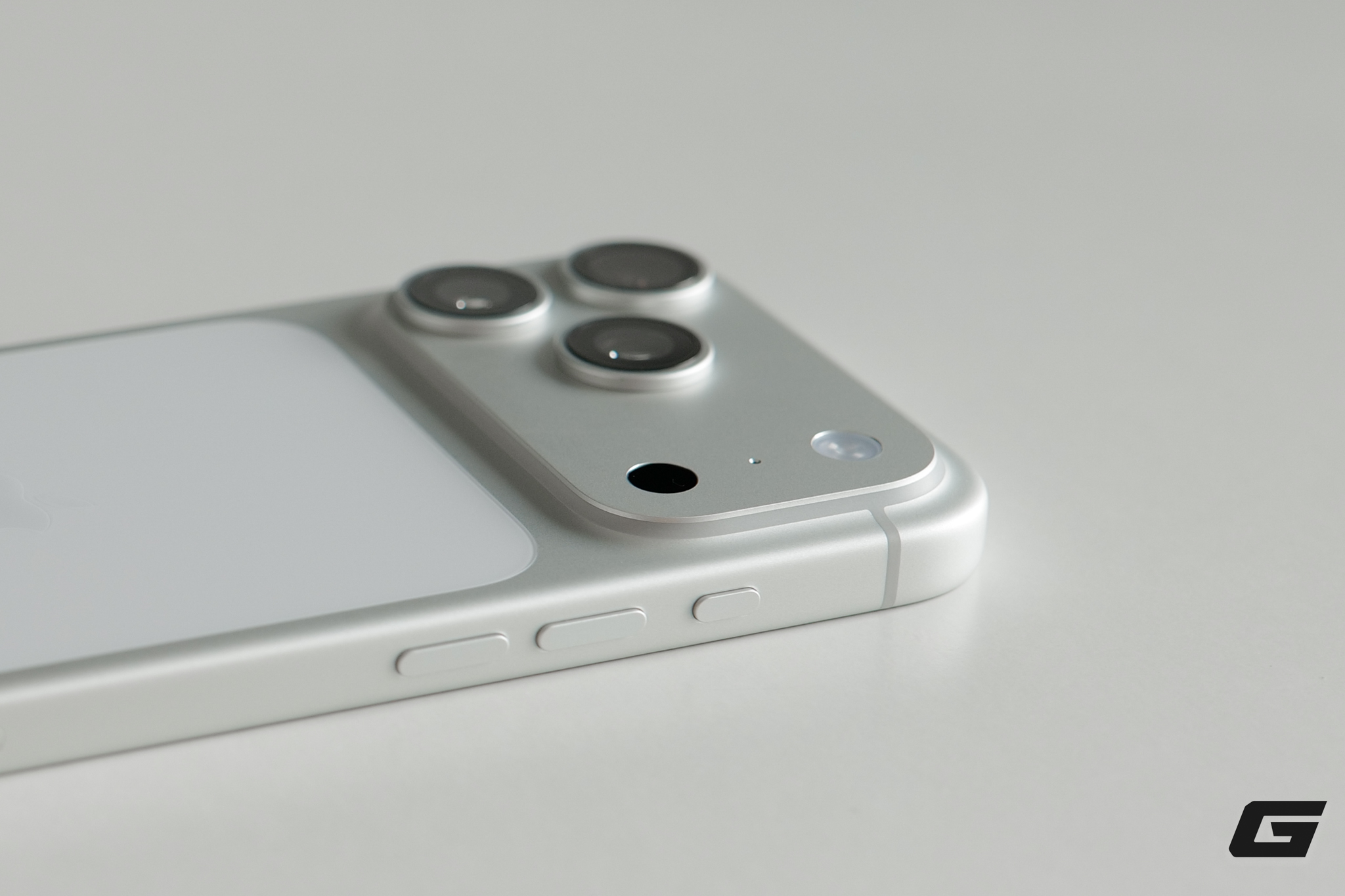Mở Hộp Iphone 17 Pro Và Iphone 17 Pro Max Chính Hãng: Màu Cam Nổi Bật, Màu Bạc Tinh Tế, Chọn Màu Nào Bây Giờ?- Ảnh 16. Mở Hộp Iphone 17 Pro Và Iphone 17 Pro Max Chính Hãng: Màu Cam Nổi Bật, Màu Bạc Tinh Tế, Chọn Màu Nào Bây Giờ?- Ảnh 16.