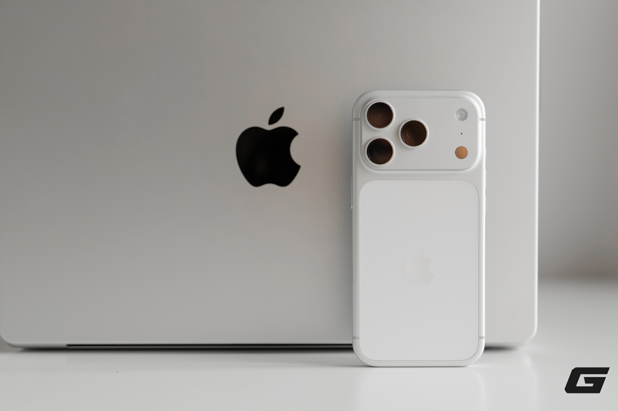 Mở Hộp Iphone 17 Pro Và Iphone 17 Pro Max Chính Hãng: Màu Cam Nổi Bật, Màu Bạc Tinh Tế, Chọn Màu Nào Bây Giờ?- Ảnh 9. Mở Hộp Iphone 17 Pro Và Iphone 17 Pro Max Chính Hãng: Màu Cam Nổi Bật, Màu Bạc Tinh Tế, Chọn Màu Nào Bây Giờ?- Ảnh 9.