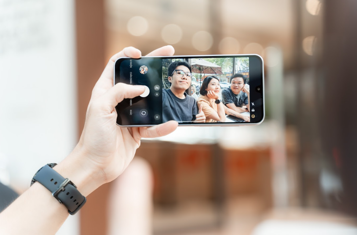 Nhân danh hội “ăn chắc mặc bền”: Đây là chiếc smartphone món hời cho người có ngân sách eo hẹp- Ảnh 1.