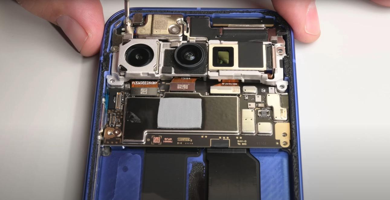 Dáng iPhone Air có thể sắp nhan nhản trên Android, nhưng điều Apple giấu ở ‘nơi dày nhất’ mới là khác biệt- Ảnh 1. Dáng iPhone Air có thể sắp nhan nhản trên Android, nhưng điều Apple giấu ở ‘nơi dày nhất’ mới là khác biệt- Ảnh 1.