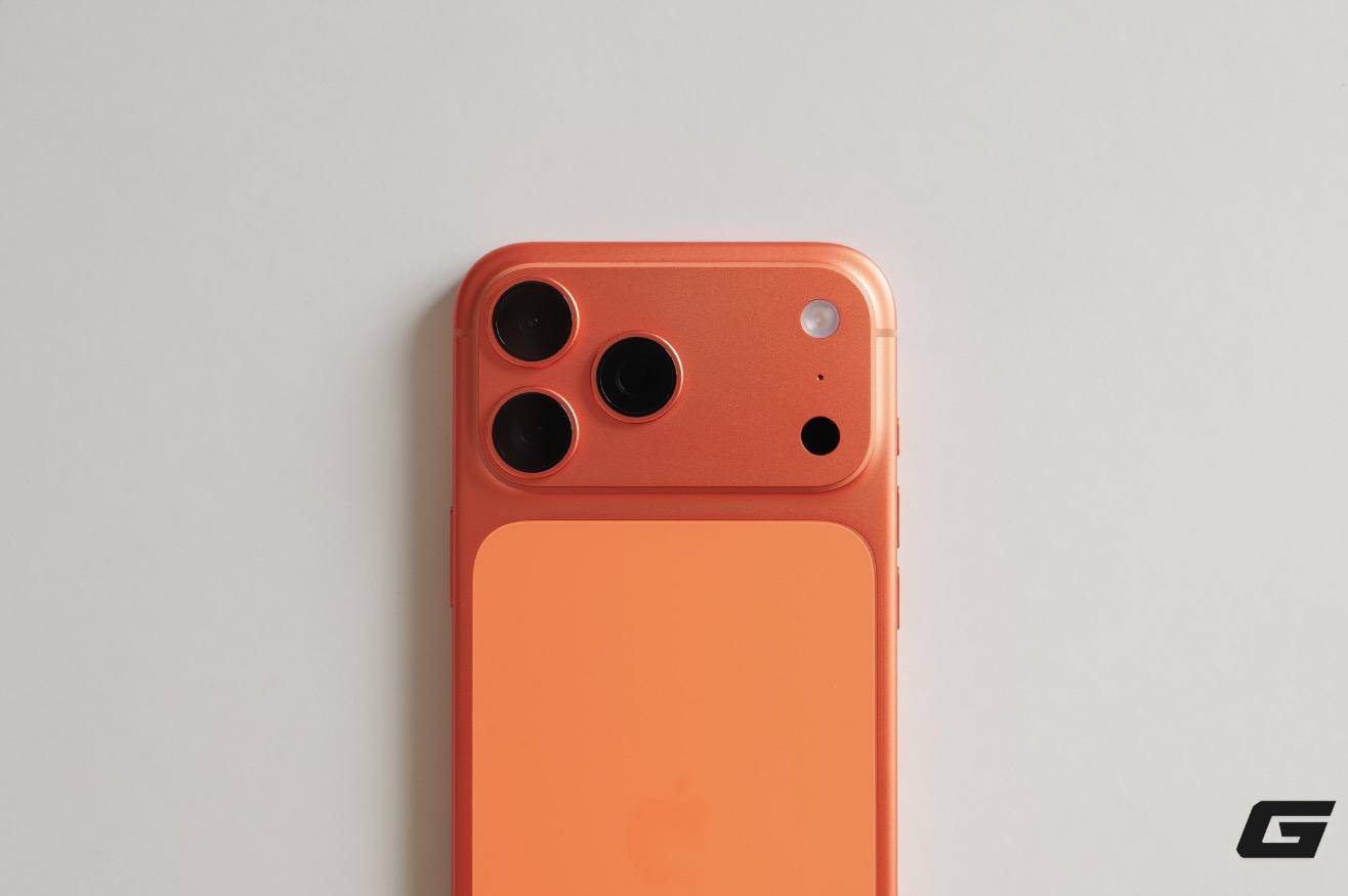 Sự trở lại của nhôm trên iPhone 17 Pro/Pro Max làm gợi nhớ cảm giác nguyên khối mà Apple đã làm tôi say mê- Ảnh 6.
