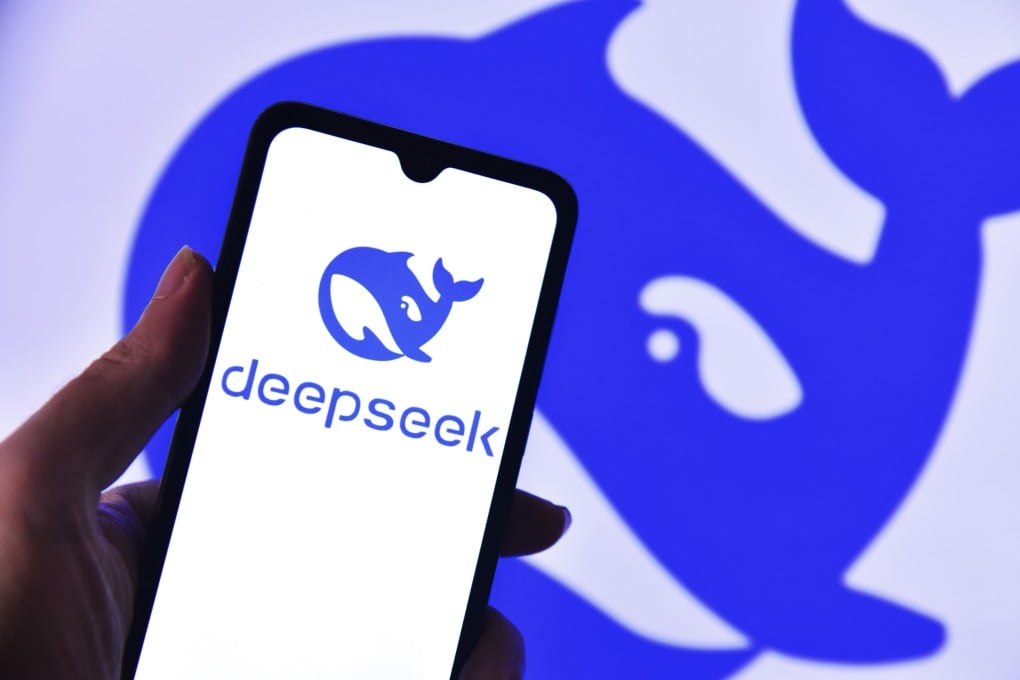 Bí mật đằng sau mô hình AI DeepSeek R1: Chi phí đào tạo chỉ 294.000 USD nhưng thổi bay nghìn tỷ USD cho thị trường Mỹ- Ảnh 1.