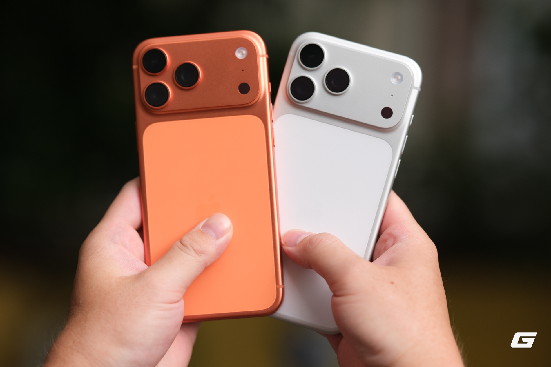 Mở Hộp Iphone 17 Pro Max Hai Màu “Hot” Nhất Hôm Nay: Máy Chính Hãng Phiên Bản Thương Mại- Ảnh 5. Mở Hộp Iphone 17 Pro Max Hai Màu “Hot” Nhất Hôm Nay: Máy Chính Hãng Phiên Bản Thương Mại- Ảnh 5.