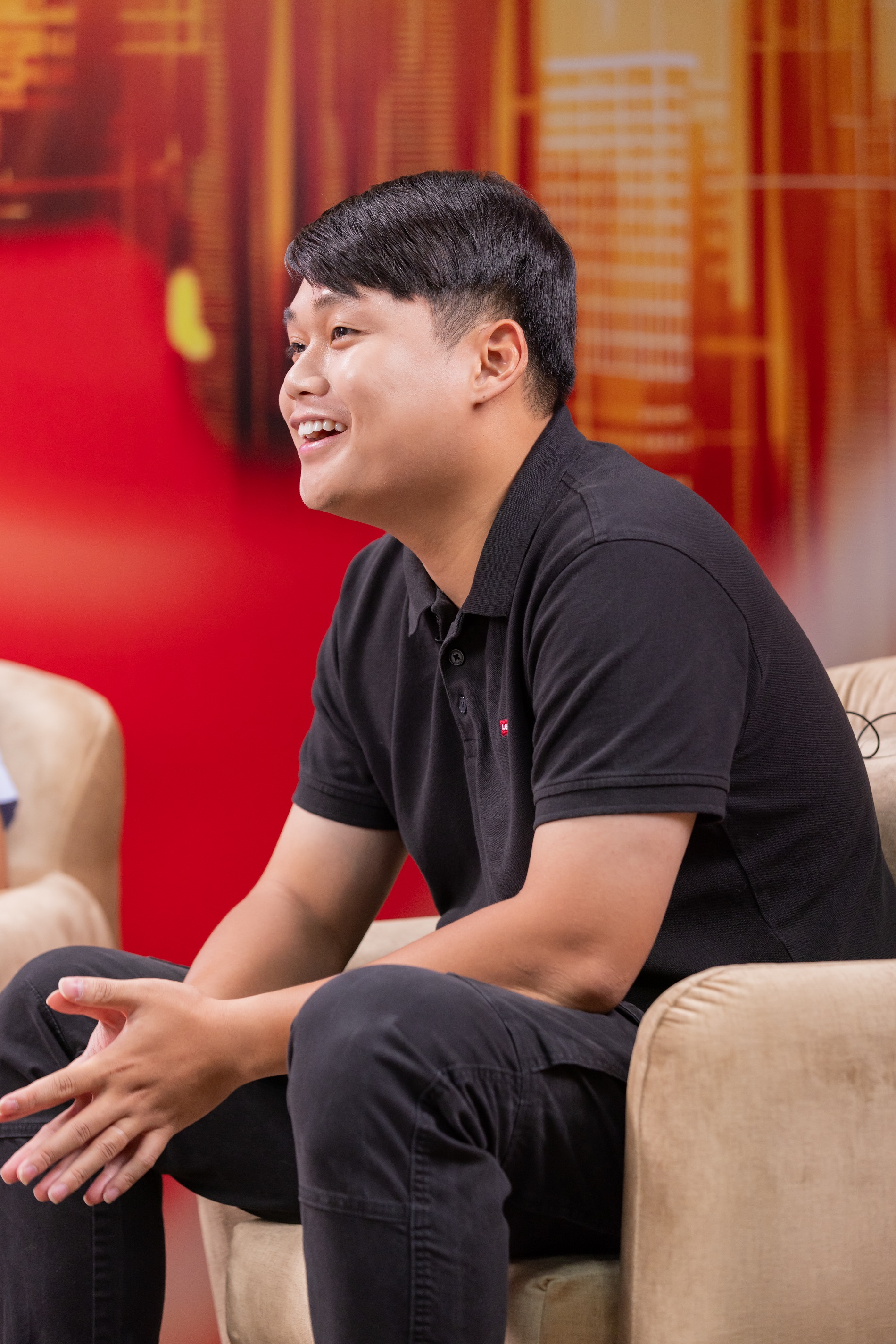 Để dạy được người cao tuổi trong nhà dùng điện thoại, người trẻ phải học được tính kiên nhẫn- Ảnh 2. Để dạy được người cao tuổi trong nhà dùng điện thoại, người trẻ phải học được tính kiên nhẫn- Ảnh 2.