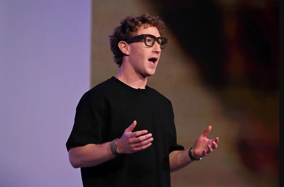 Mark Zuckerberg đổ lỗi do Wi-Fi khi ra mắt sản phẩm mới: Kỳ vọng màn ra mắt hoành tráng của Meta nhưng đổi lại là một thực tế phũ phàng- Ảnh 1. Mark Zuckerberg đổ lỗi do Wi-Fi khi ra mắt sản phẩm mới: Kỳ vọng màn ra mắt hoành tráng của Meta nhưng đổi lại là một thực tế phũ phàng- Ảnh 1.