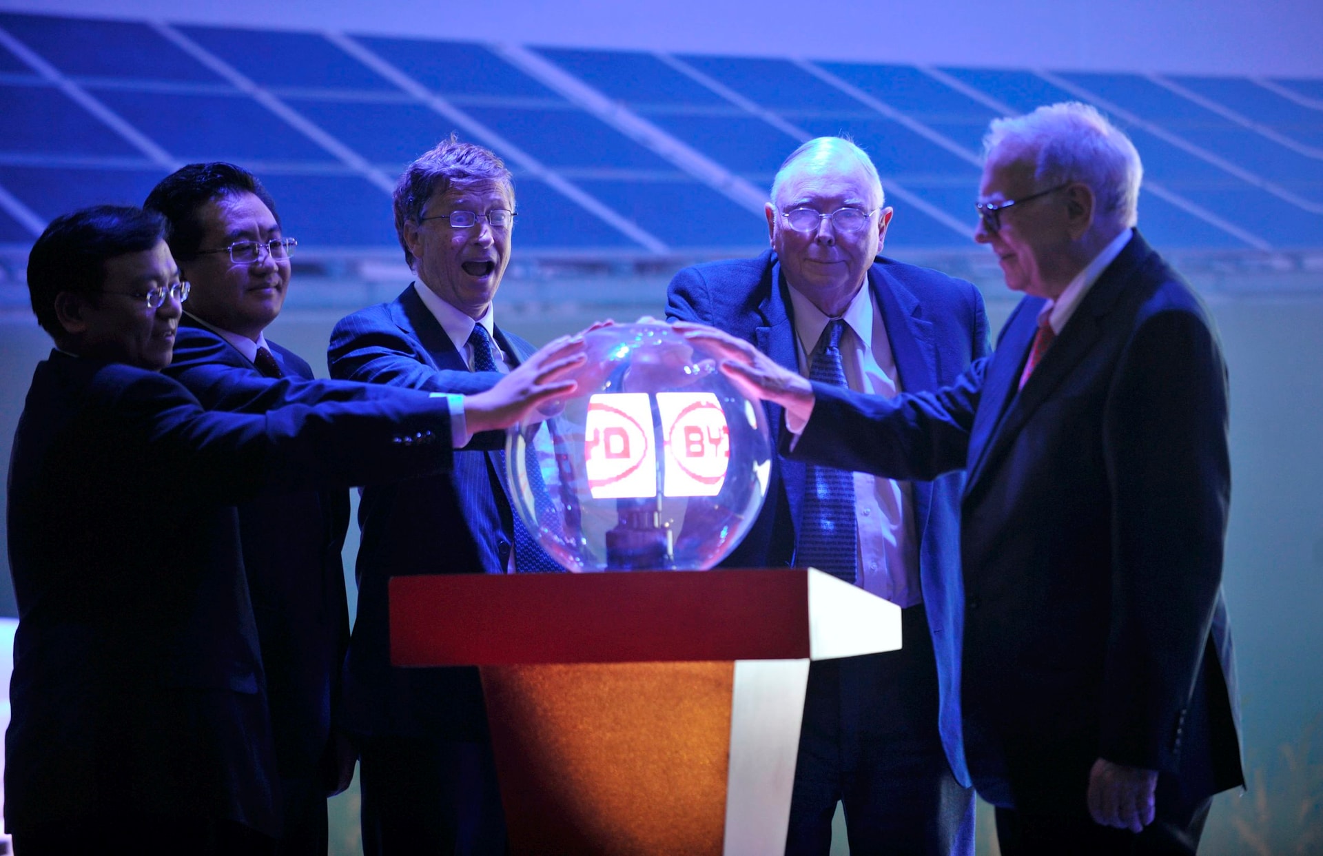 Warren Buffett chính thức rút toàn bộ vốn khỏi hãng xe điện BYD dù tỷ suất sinh lời đến 3.890%- Ảnh 5.