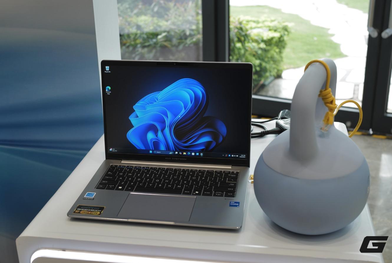 Sếp ASUS: Chúng tôi đặt mục tiêu dẫn đầu PC doanh nghiệp tại Việt Nam vào năm 2028, đưa AI trở thành công cụ thiết thực cho mọi SMB- Ảnh 6. Sếp ASUS: Chúng tôi đặt mục tiêu dẫn đầu PC doanh nghiệp tại Việt Nam vào năm 2028, đưa AI trở thành công cụ thiết thực cho mọi SMB- Ảnh 6.