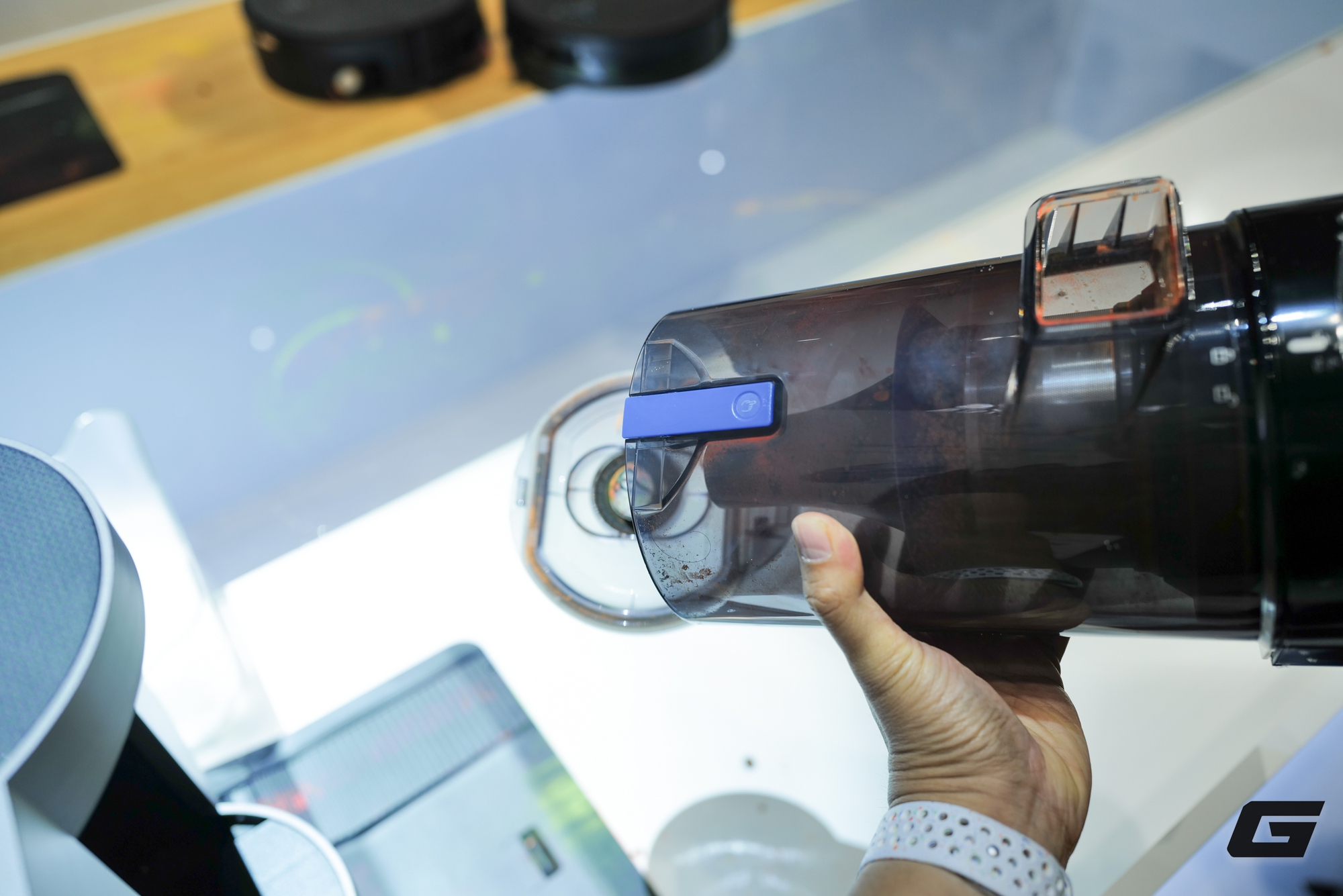 Thị trường Việt Nam đón chào robot hút bụi đầu tiên thân thiện với môi trường: Không túi đựng rác, 1 lần sạc làm sạch được 1.000m2- Ảnh 8.
