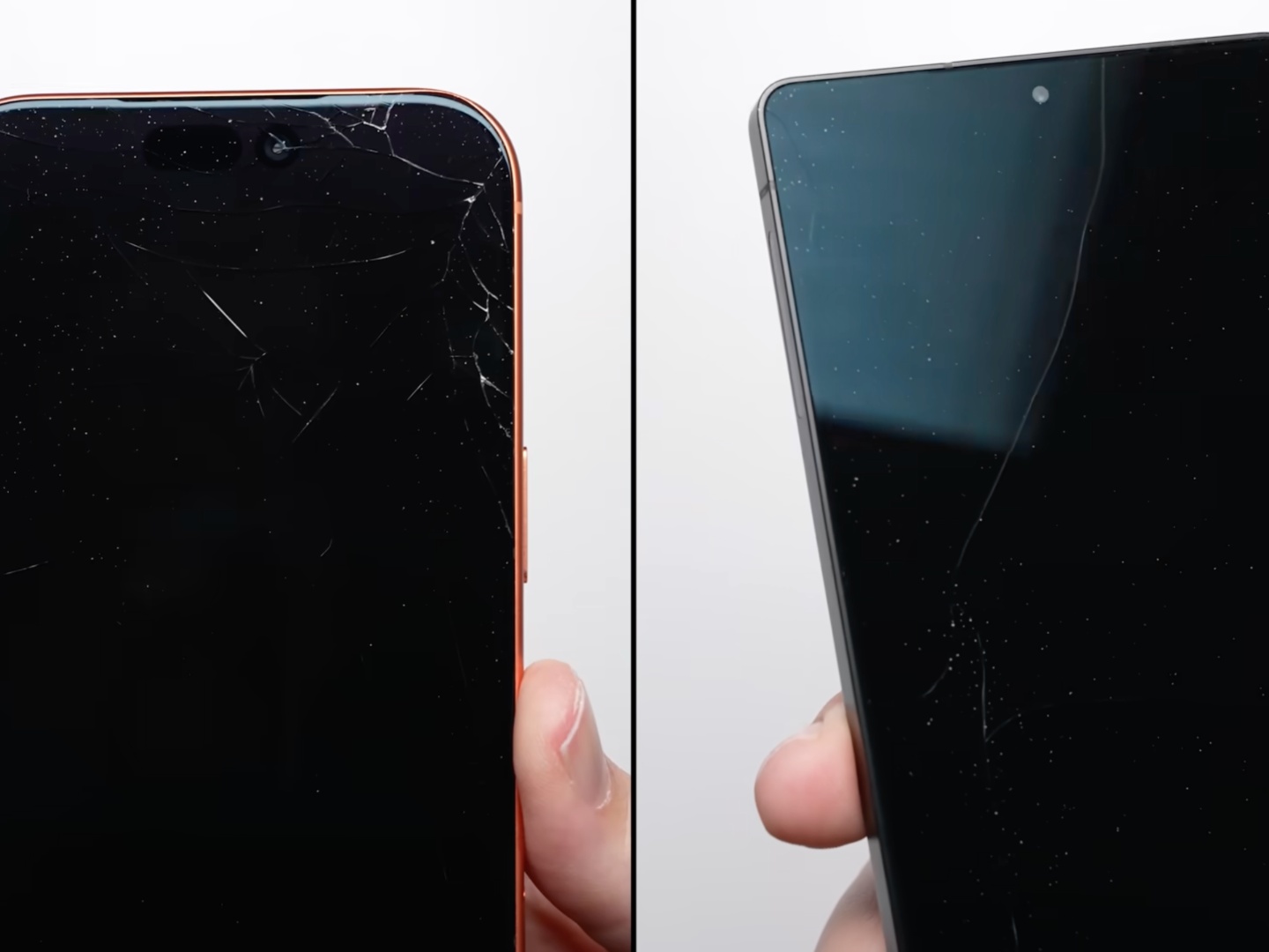 Drop test iPhone 17 Pro Max với Galaxy S25 Ultra để thấy khung nhôm mới và titan khác nhau đến mức nào- Ảnh 1.