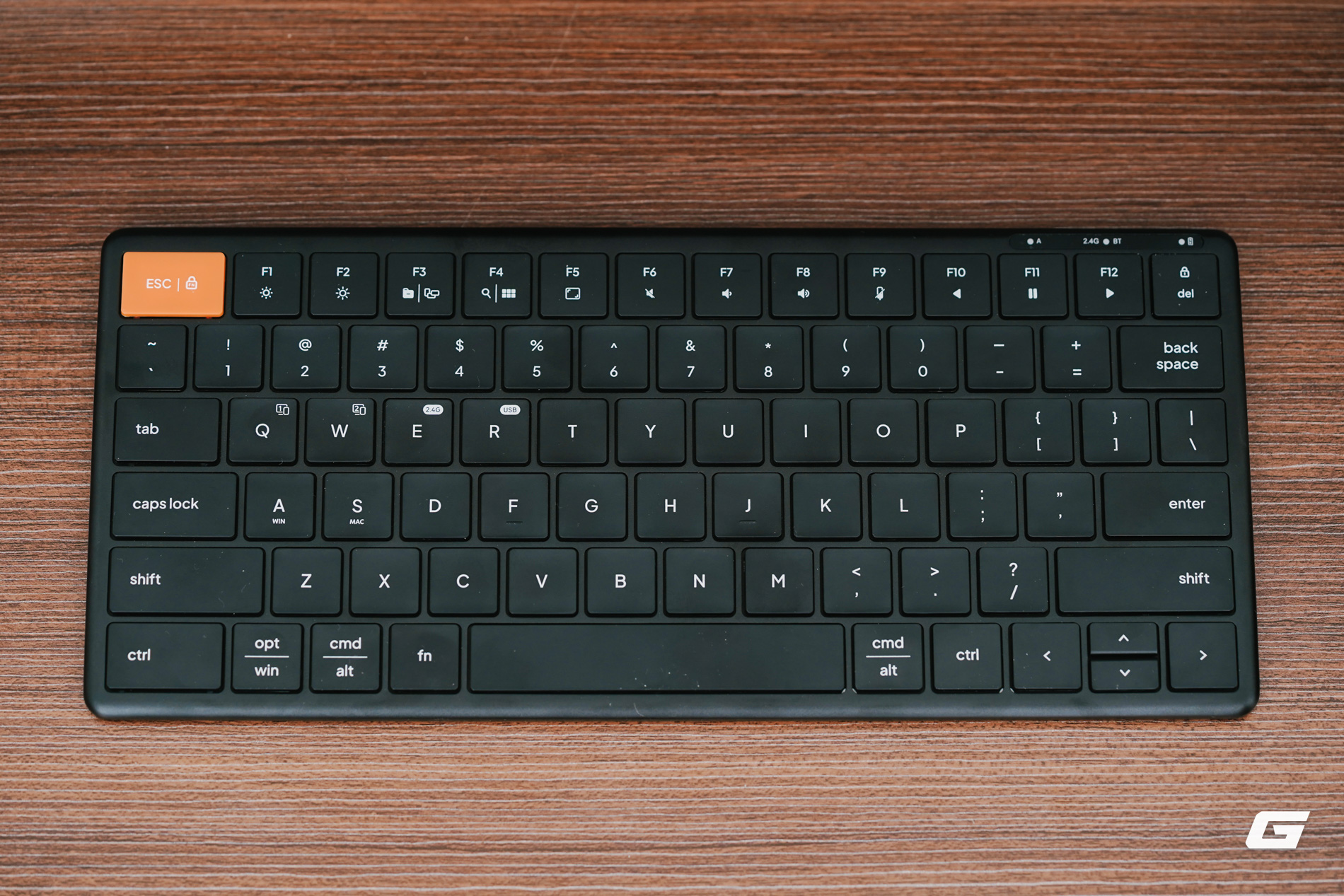 Bàn phím nhôm nhỏ gọn nhẹ giá chỉ 800.000 đồng, kết nối 4 thiết bị: HyperWork HyperOne Gen 3 có thật sự đáng mua?- Ảnh 2.