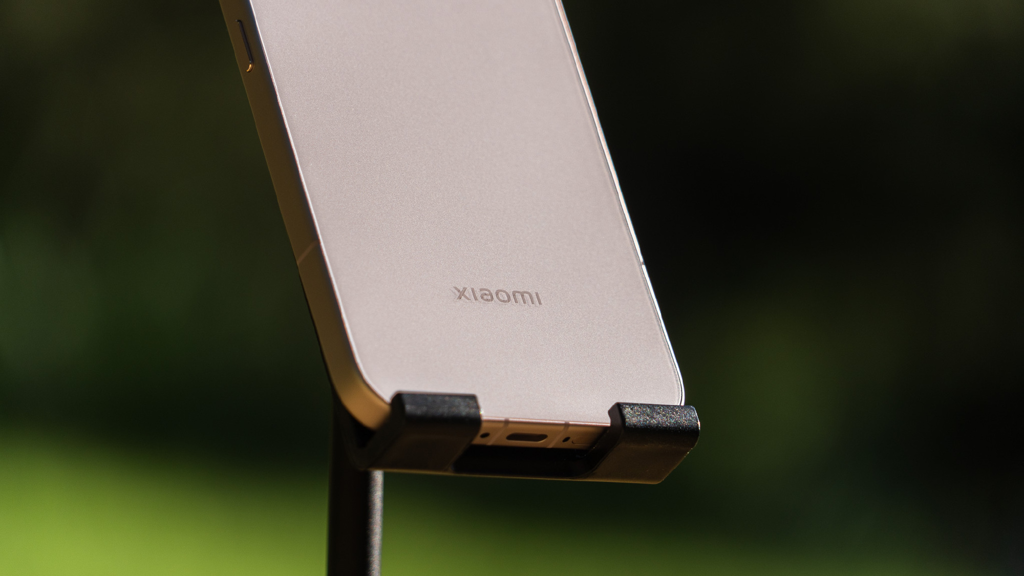 Trên tay Xiaomi 17: Smartphone nhỏ gọn cầm "sướng tay" nhất, chip Snapdragon 8 Elite Gen 5, pin 7.000mAh, giá chỉ hơn 16 triệu đồng- Ảnh 6.