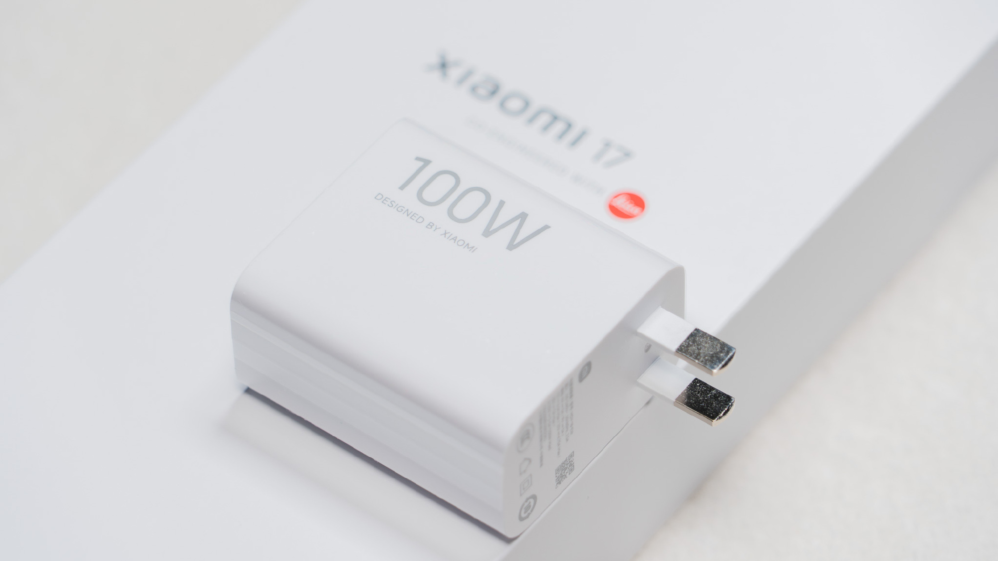 Trên tay Xiaomi 17: Smartphone nhỏ gọn cầm "sướng tay" nhất, chip Snapdragon 8 Elite Gen 5, pin 7.000mAh, giá chỉ hơn 16 triệu đồng- Ảnh 12.