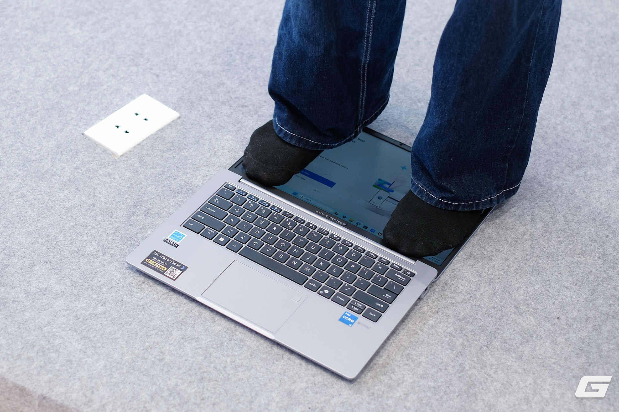 Tội gì mua laptop business cũ? Dòng máy này giá tương đương mà cũng bền bỉ chẳng kém, bảo hành tối thiểu 2 năm, và là máy mới 100%- Ảnh 4.