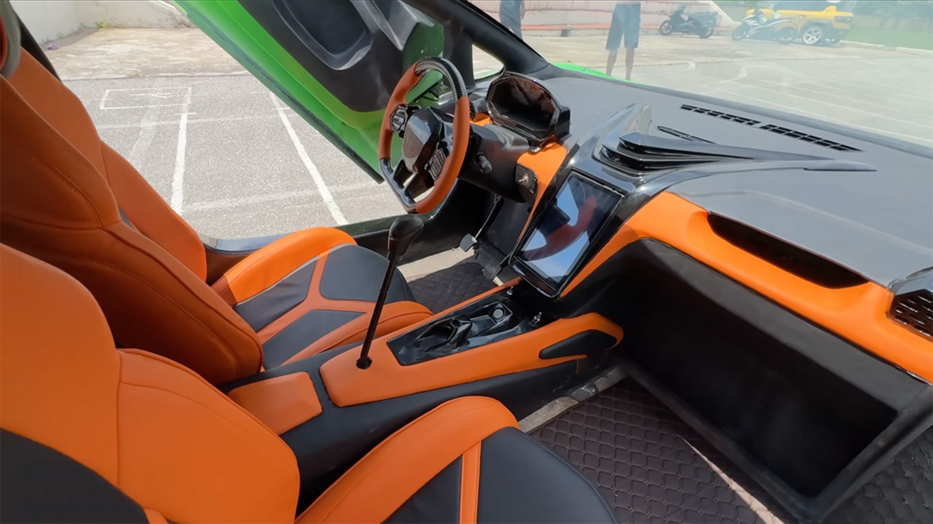 Biến chiếc Nissan cũ hỏng thành Lamborghini Revuelto, các thợ xe Việt Nam được thế giới ngả mũ khâm phục- Ảnh 5.