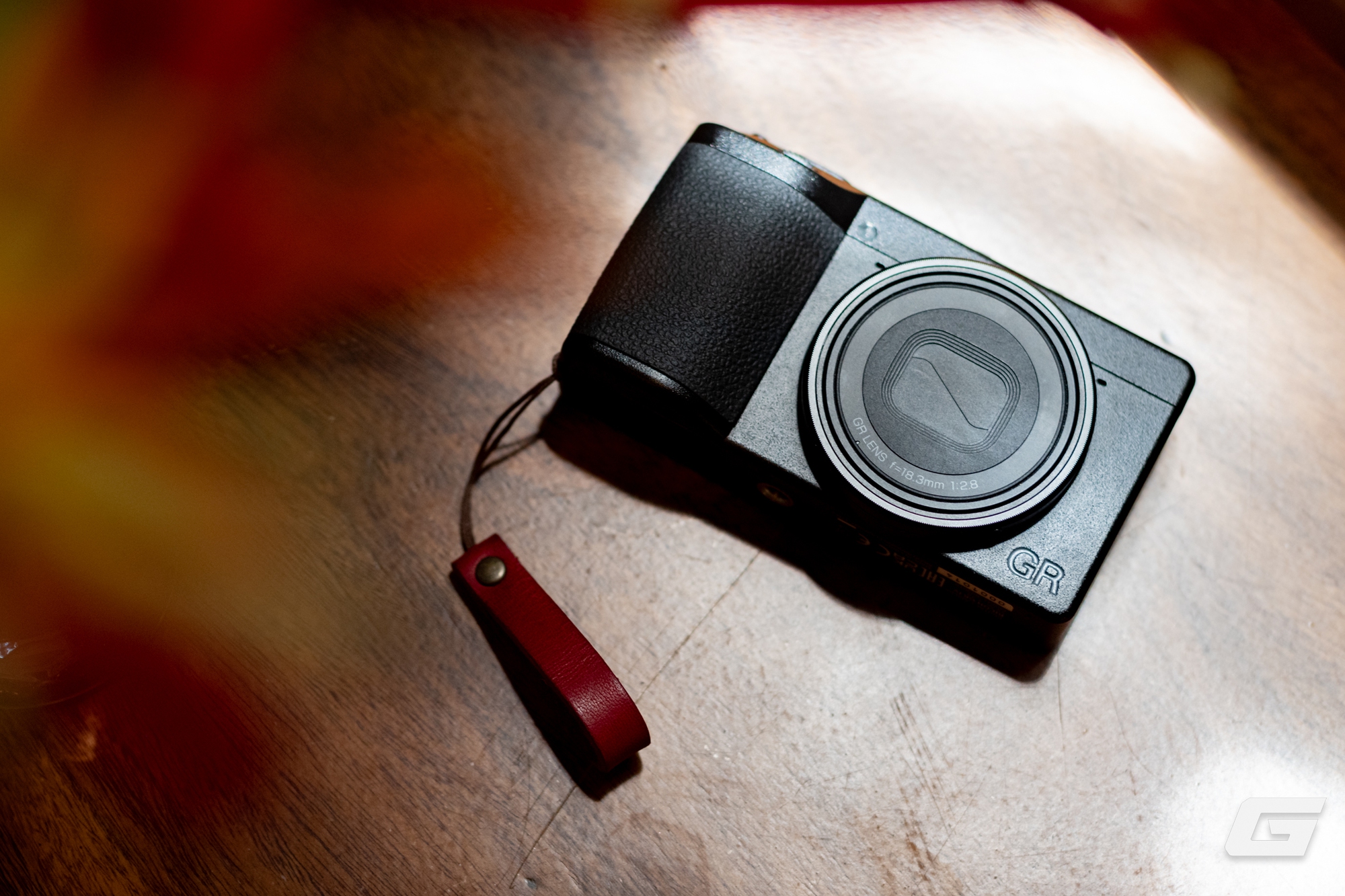 Cận cảnh Ricoh GR IV: “Chiến binh” đường phố đã trở lại và lợi hại hơn xưa- Ảnh 8.
