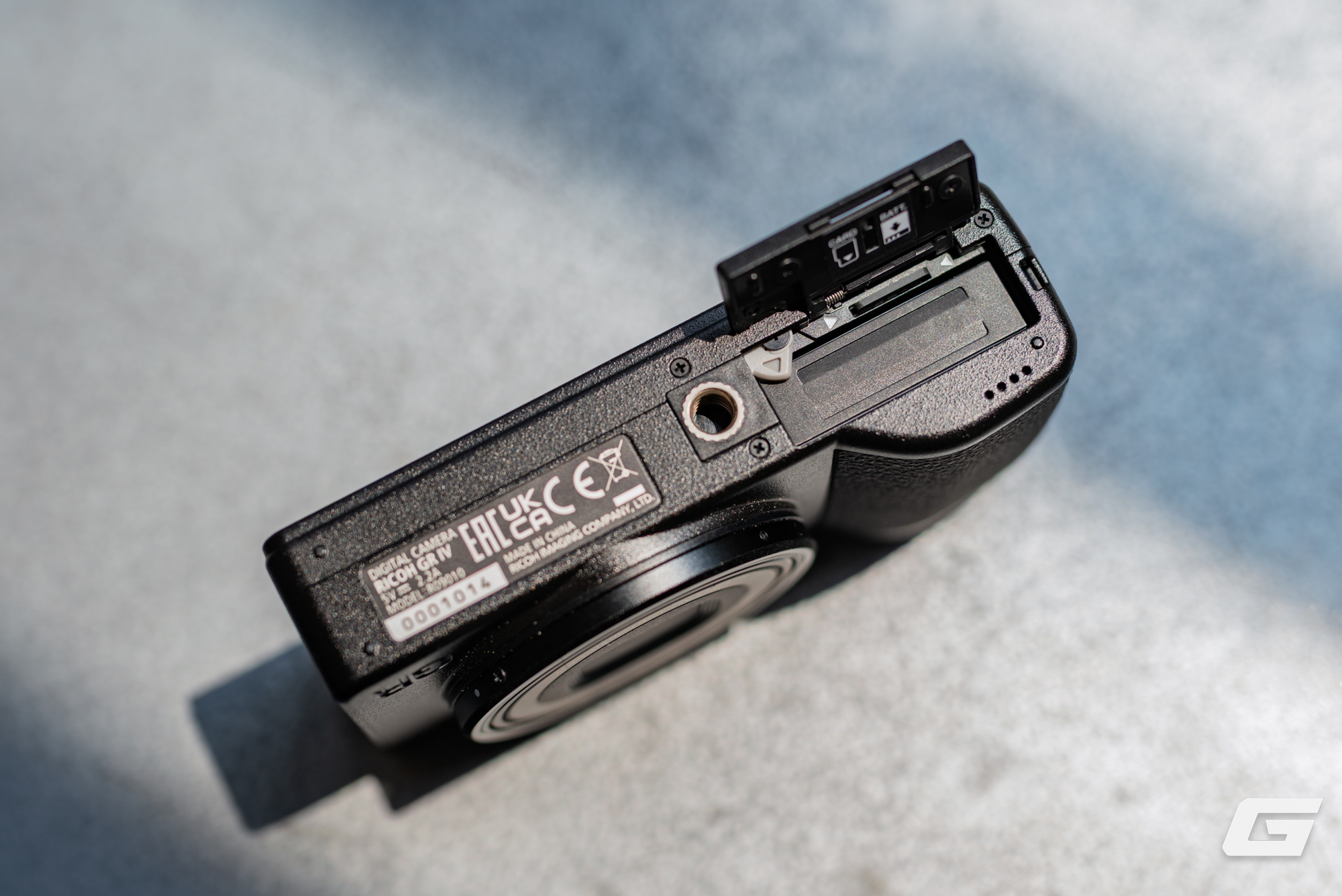 Cận cảnh Ricoh GR IV: “Chiến binh” đường phố đã trở lại và lợi hại hơn xưa- Ảnh 14.