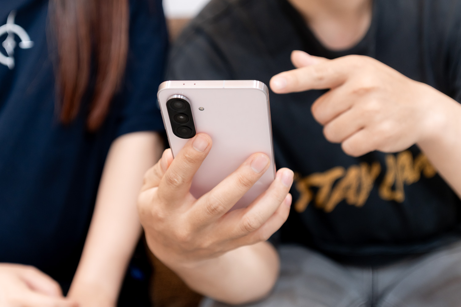 “Đồ dùng học tập” đúng chuẩn 2025: Không phải sách, vở, bút, thước mà là smartphone- Ảnh 2. “Đồ dùng học tập” đúng chuẩn 2025: Không phải sách, vở, bút, thước mà là smartphone- Ảnh 2.