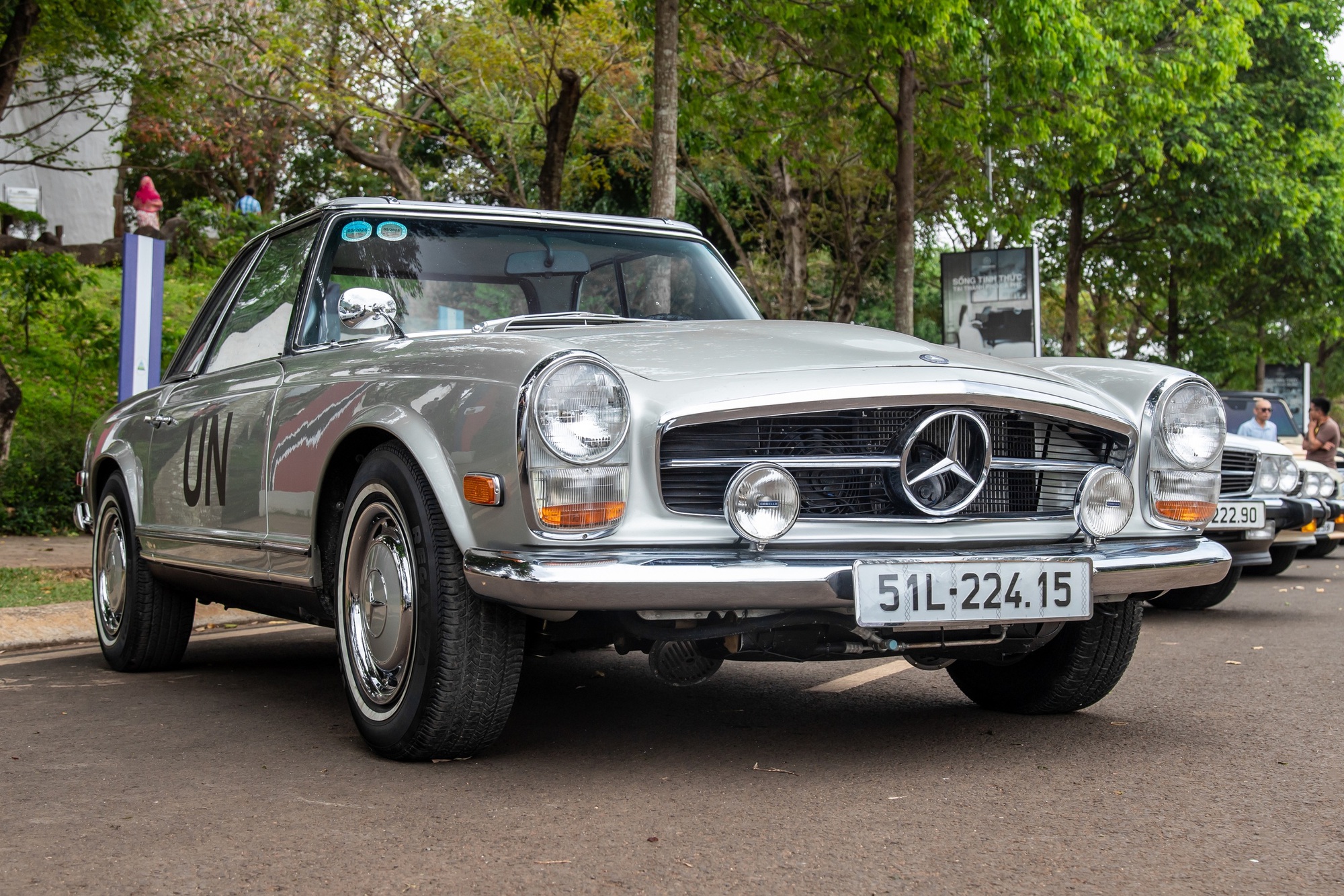 Mercedes-Benz 300 SL triệu đô bất ngờ xuất hiện tại Việt Nam, CĐM lập tức gọi tên một người xứng đáng làm chủ nhân siêu phẩm- Ảnh 7. Mercedes-Benz 300 SL triệu đô bất ngờ xuất hiện tại Việt Nam, CĐM lập tức gọi tên một người xứng đáng làm chủ nhân siêu phẩm- Ảnh 7.